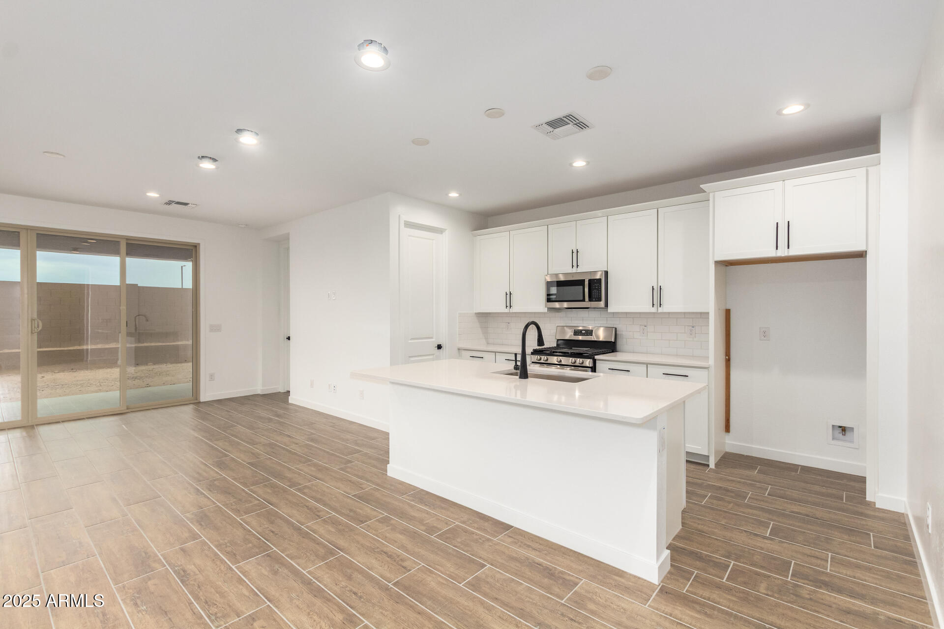 15814 W VOGEL Avenue