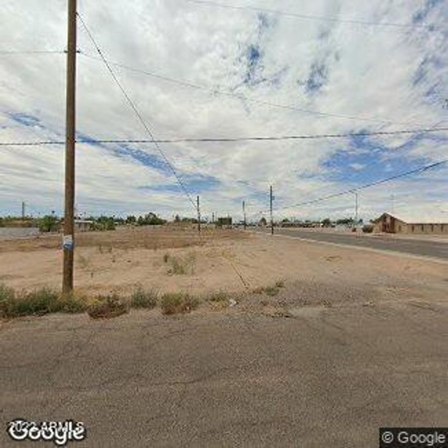 SELLER OFFERING $2,500 TOWARDS CLOSING COSTS FOR THIS 
GREAT SINGLE FAMILY HOME LOT!

Renderings and survey are attached.
