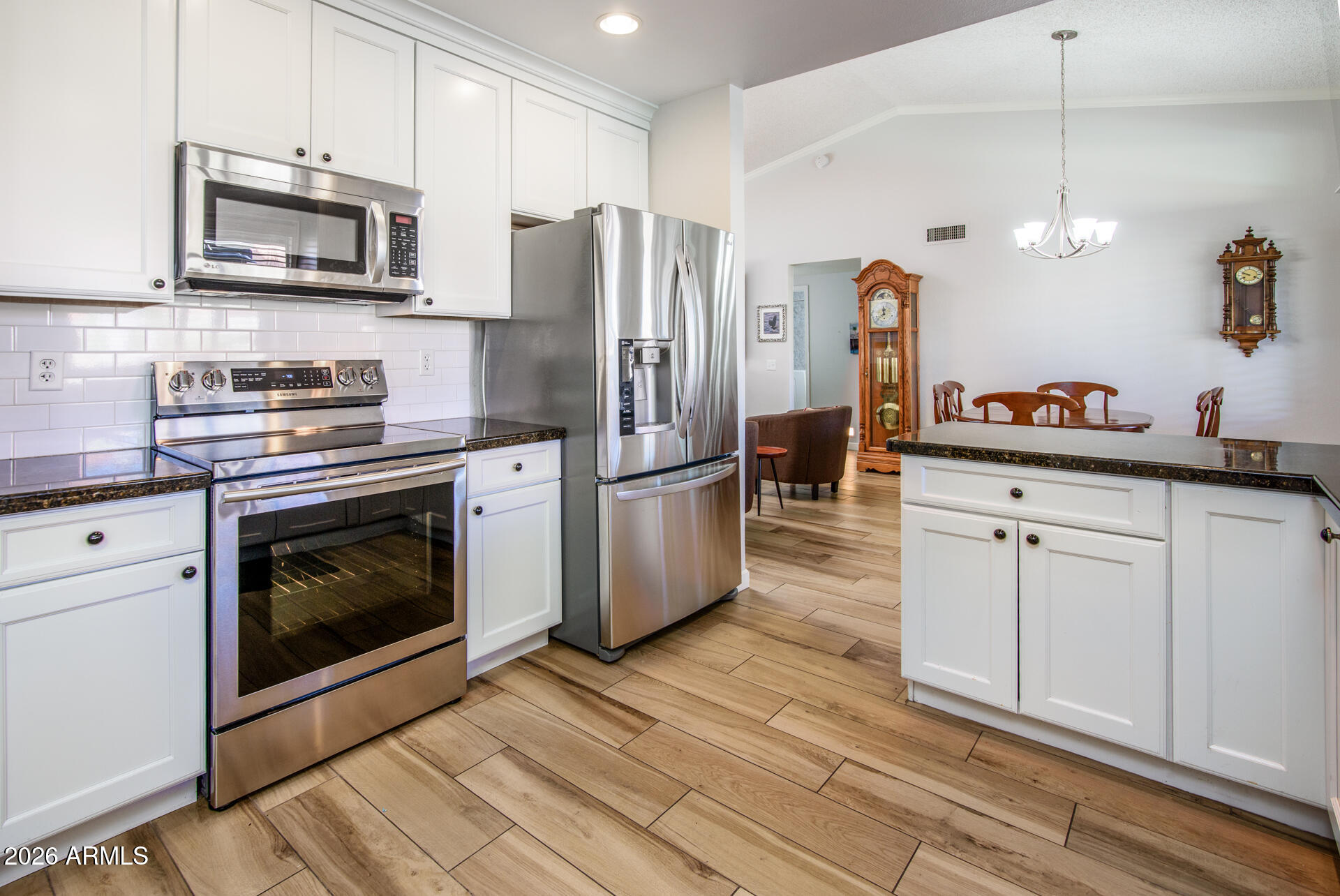 1558 E WINGED FOOT Drive