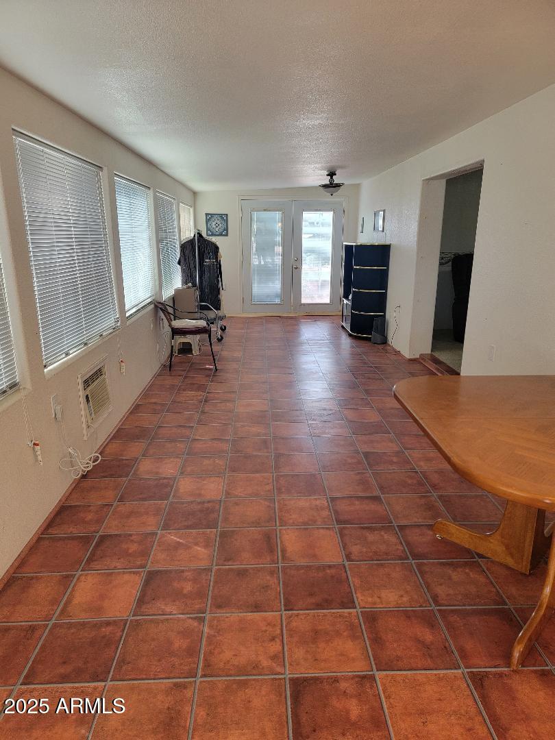 813 E PENNSYLVANIA Avenue