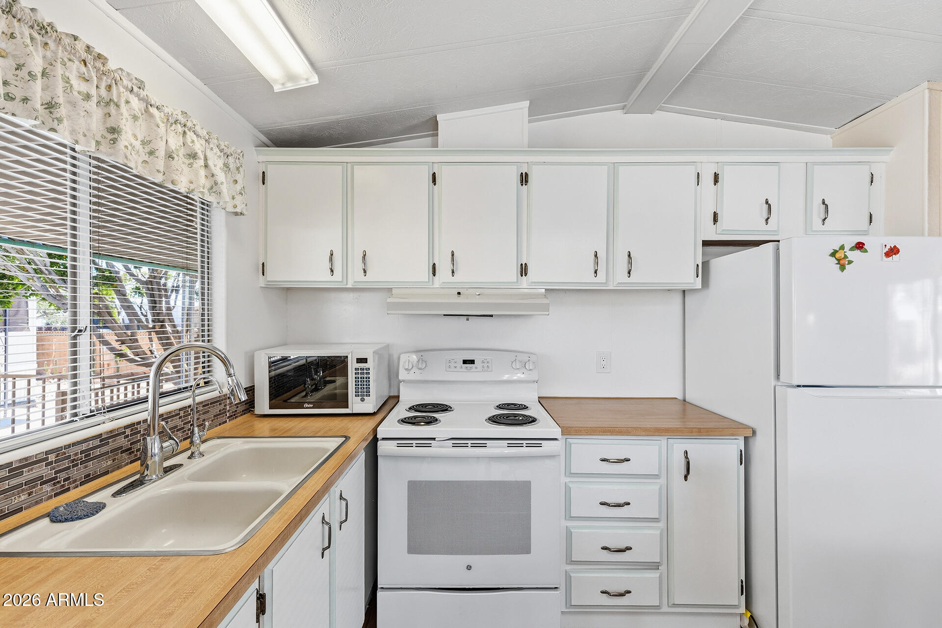 9427 E UNIVERSITY Drive 36