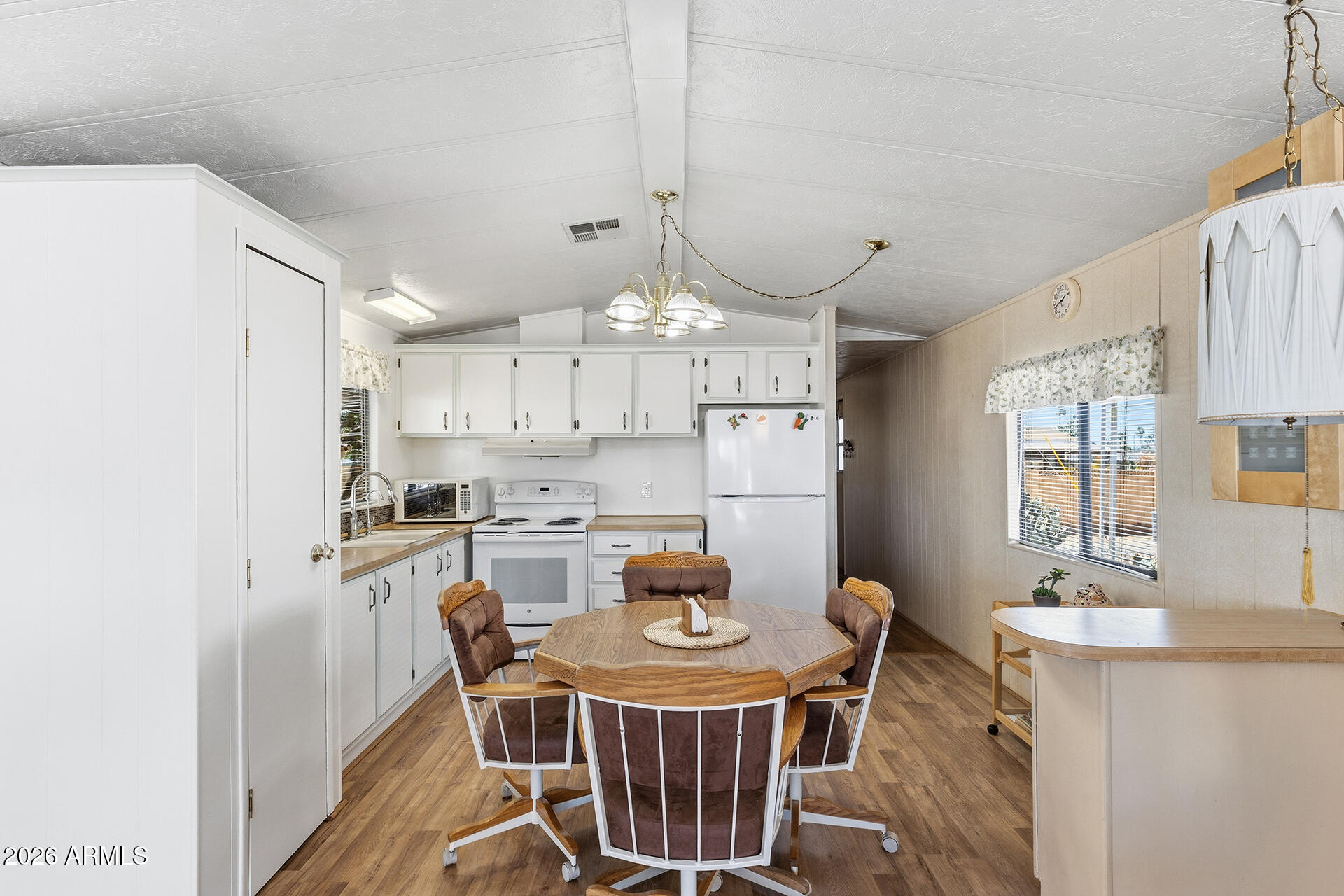 9427 E UNIVERSITY Drive 36