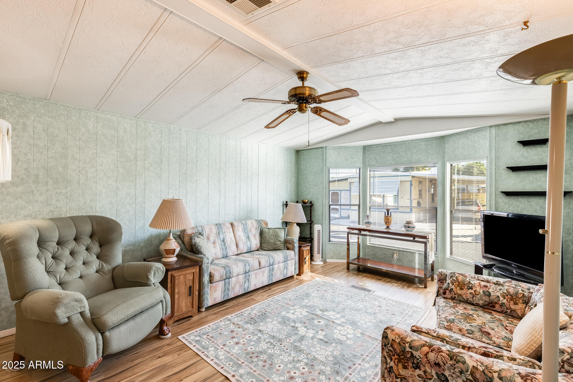 9427 E UNIVERSITY Drive 36