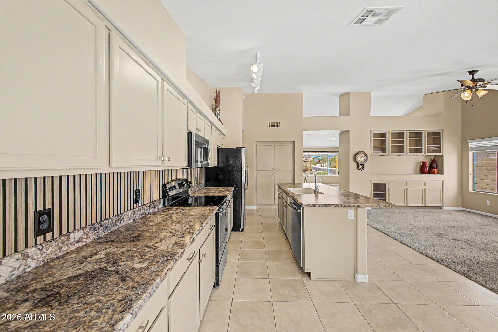 6929 W MONTE LINDO --