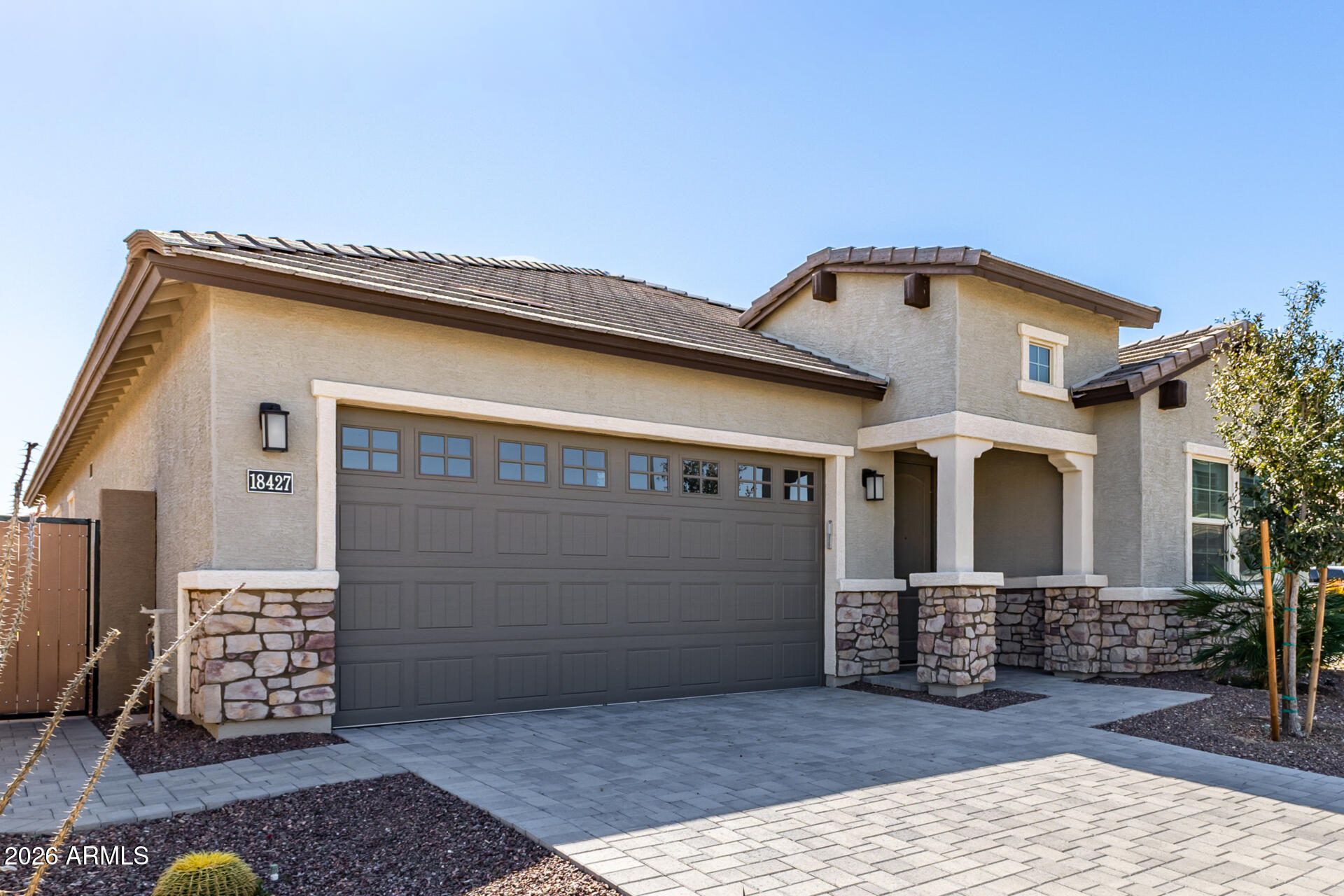 18427 W CLINTON Street