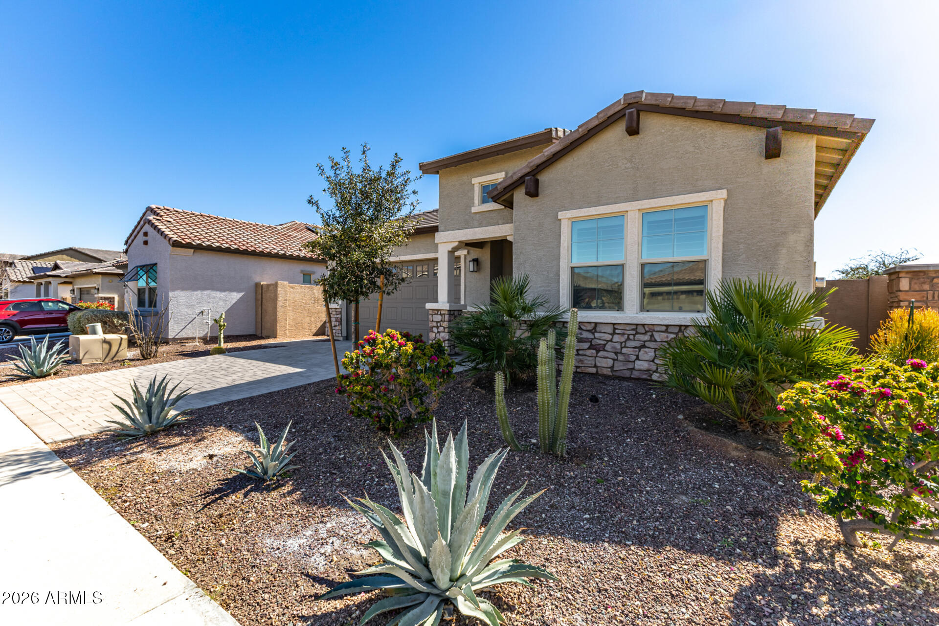 18427 W CLINTON Street