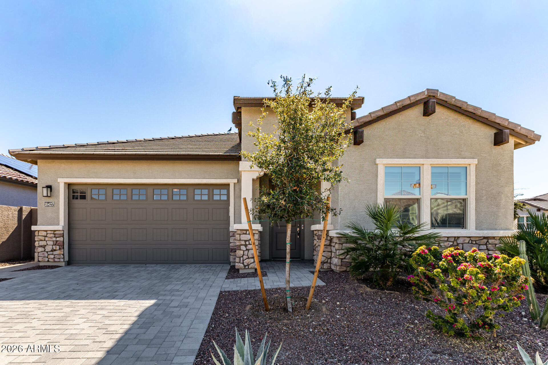 18427 W CLINTON Street