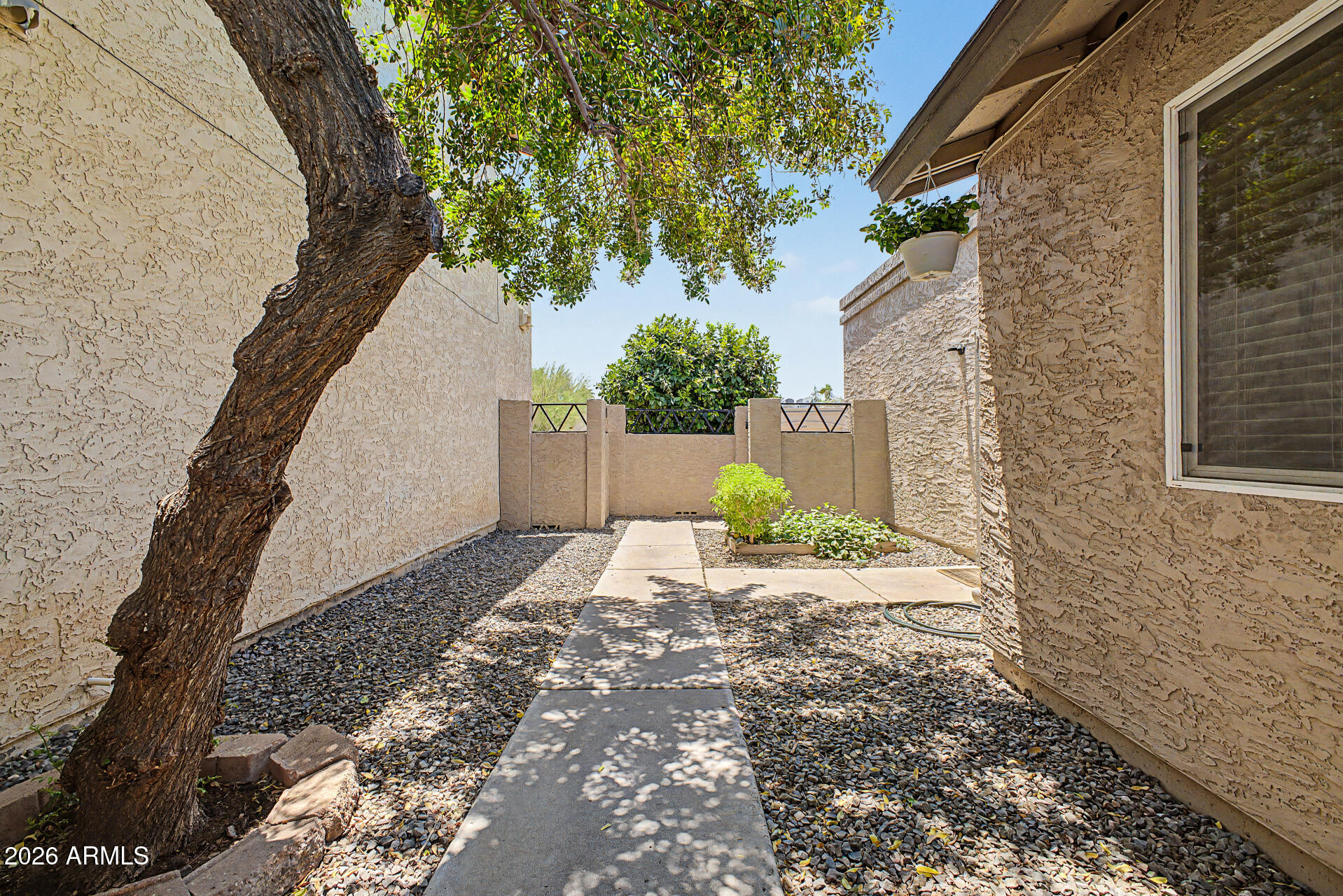 4054 E CONTESSA Street