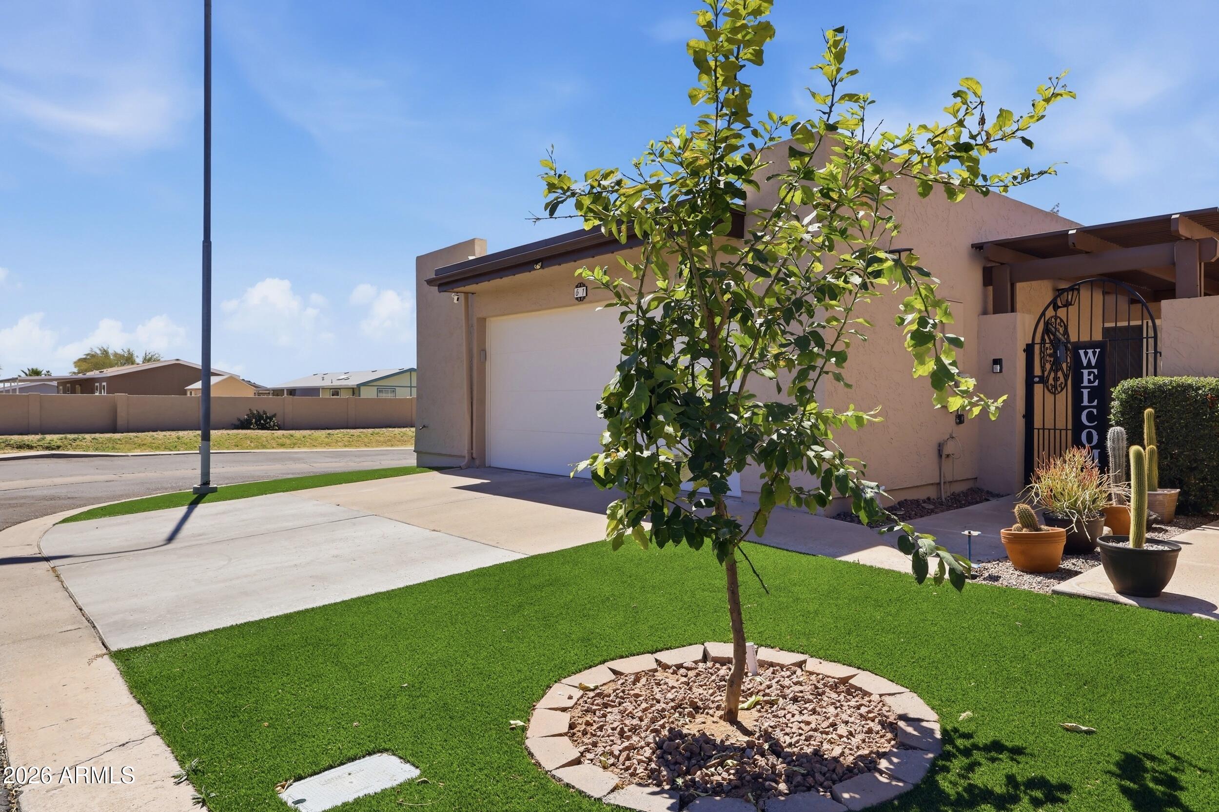 3345 E UNIVERSITY Drive 61