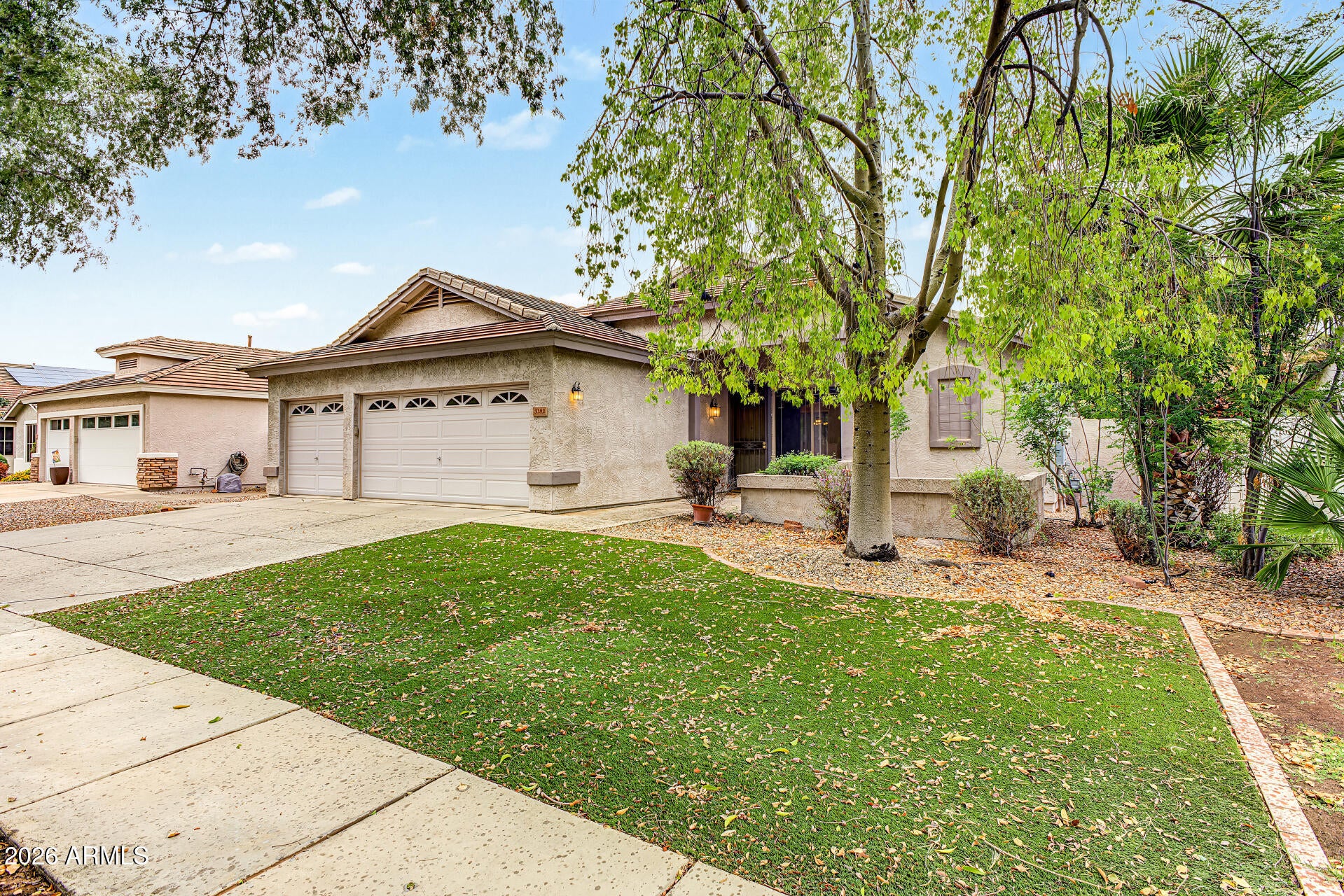 3282 E LEXINGTON Avenue