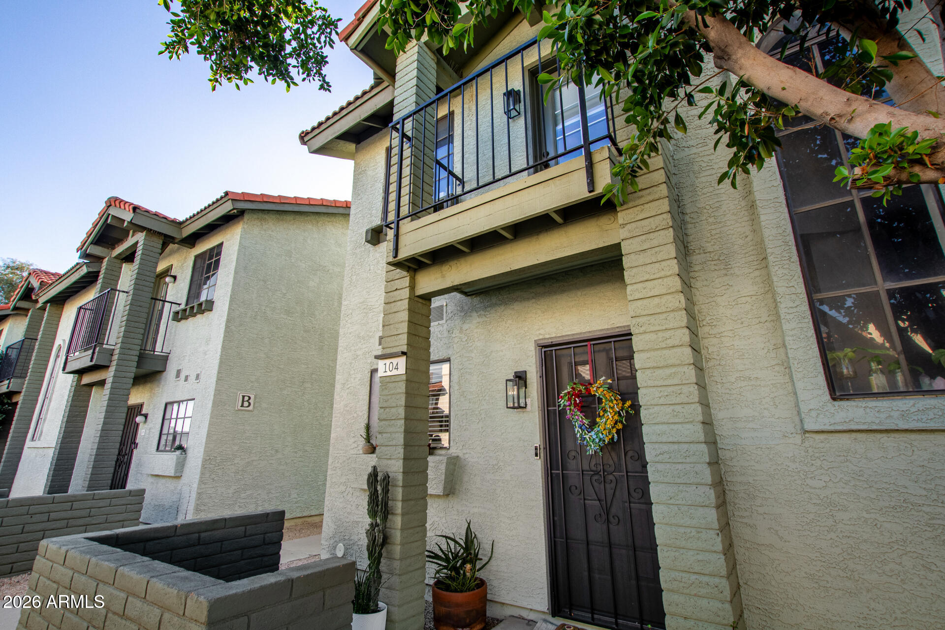 2315 W UNION HILLS Drive 104