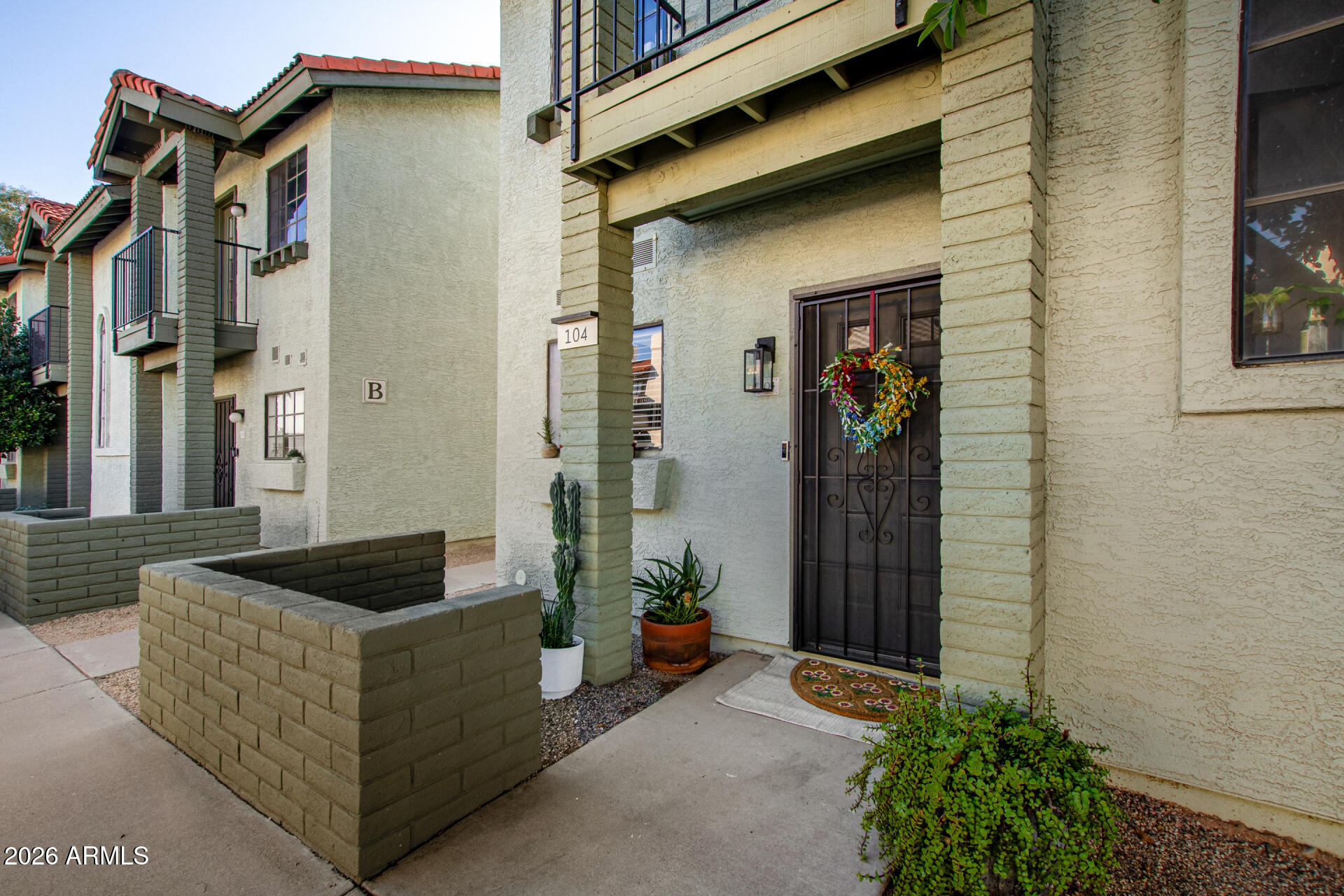 2315 W UNION HILLS Drive 104