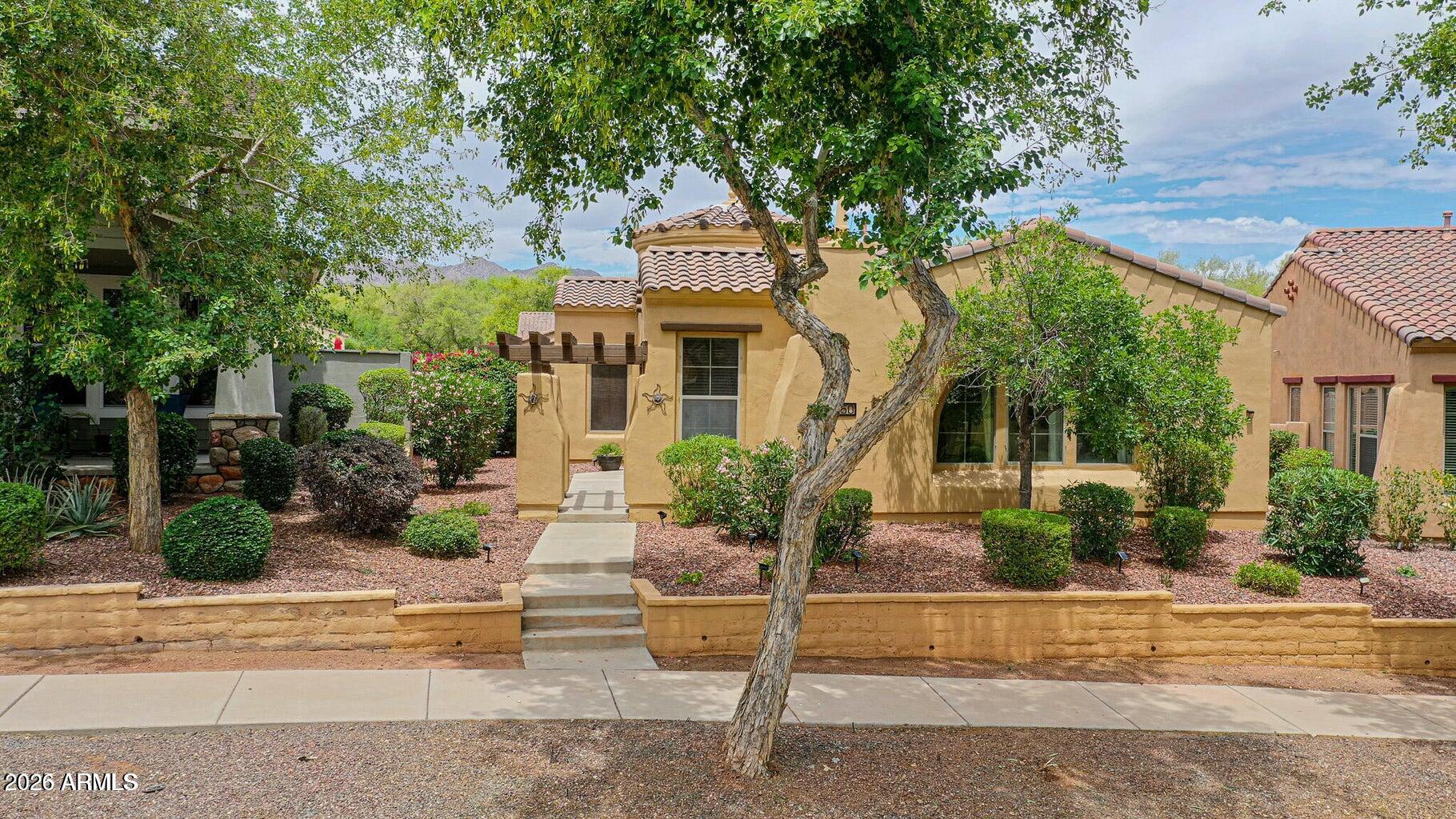 3950 N EDITH Way