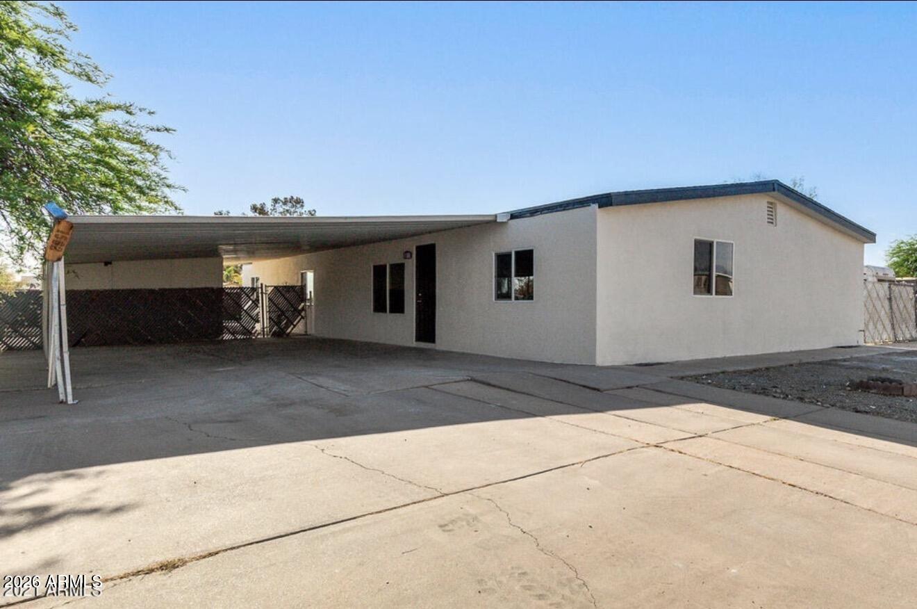 1562 S DESERT VIEW Place