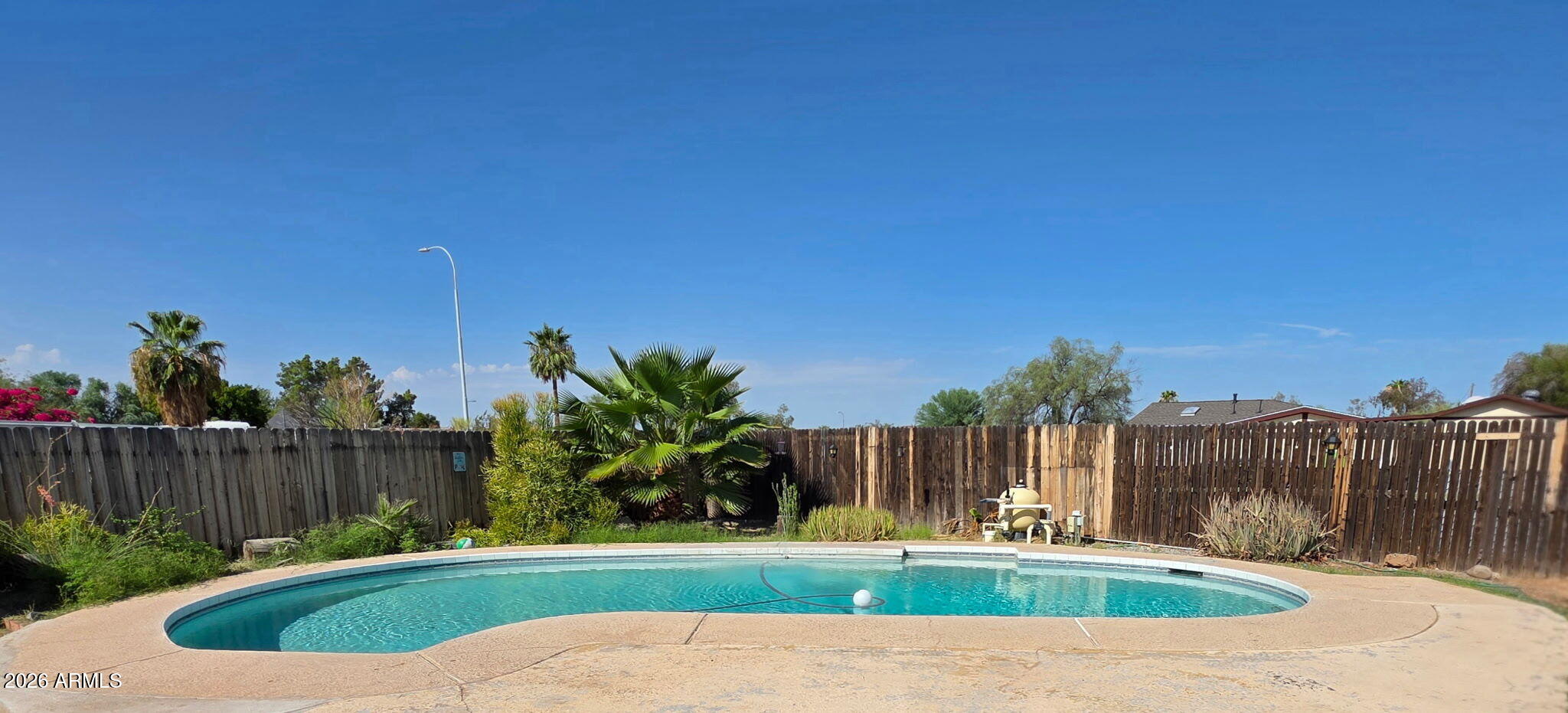 1562 S DESERT VIEW Place