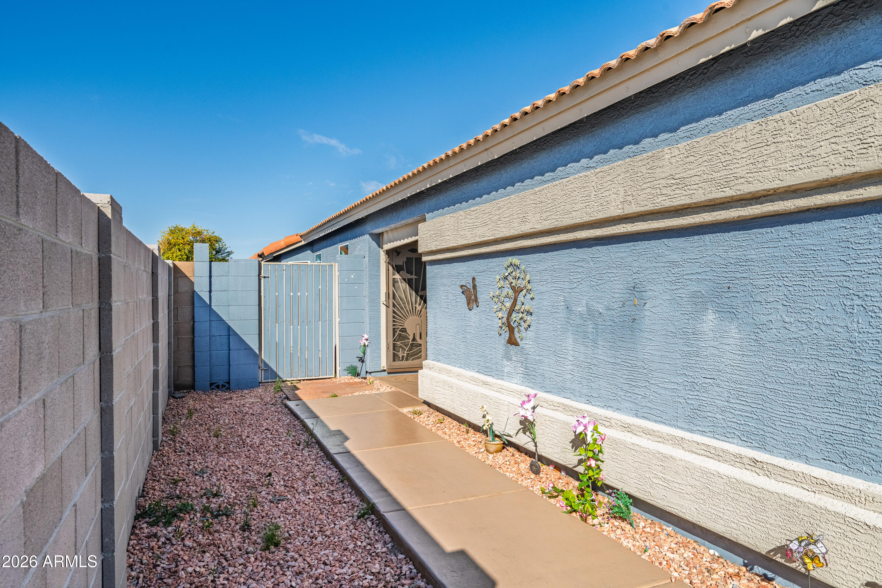 3042 W ROSE GARDEN Lane