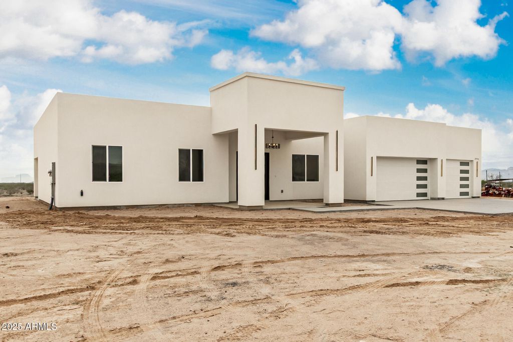 Photo of 37911 W Rancho Drive, Tonopah, AZ 85354 (MLS # 6961028)