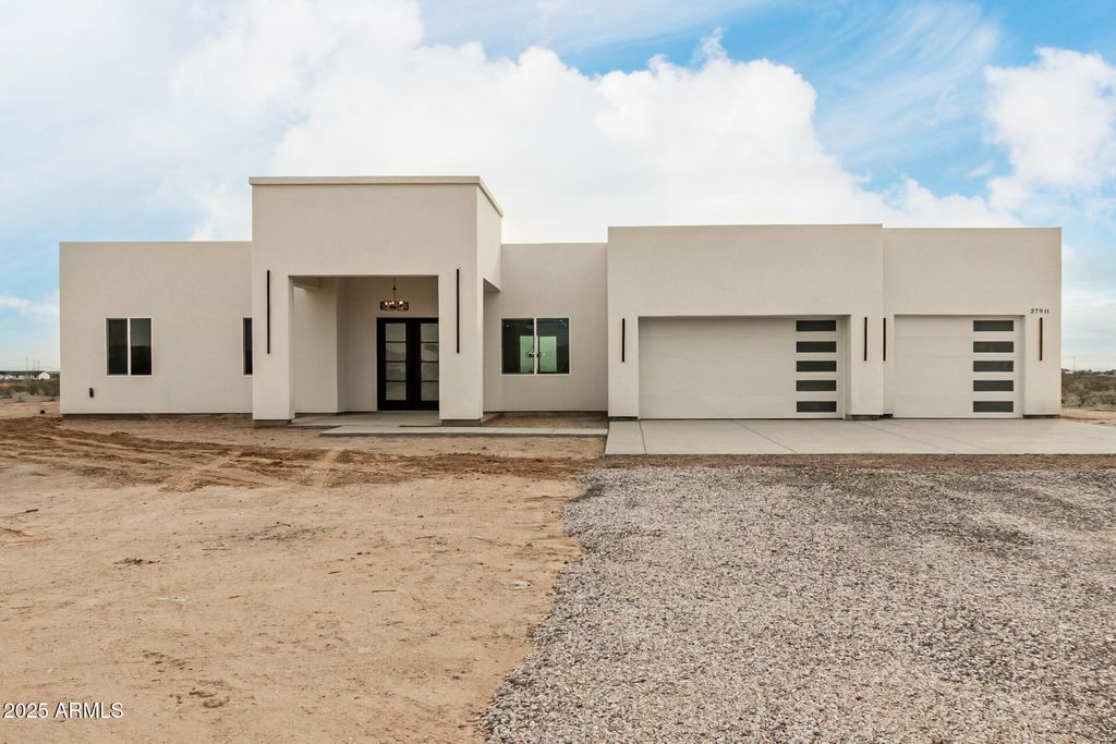Photo of 37911 W Rancho Drive, Tonopah, AZ 85354 (MLS # 6961028)