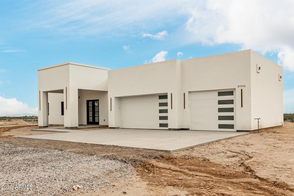 Photo of 37911 W Rancho Drive, Tonopah, AZ 85354 (MLS # 6961028)