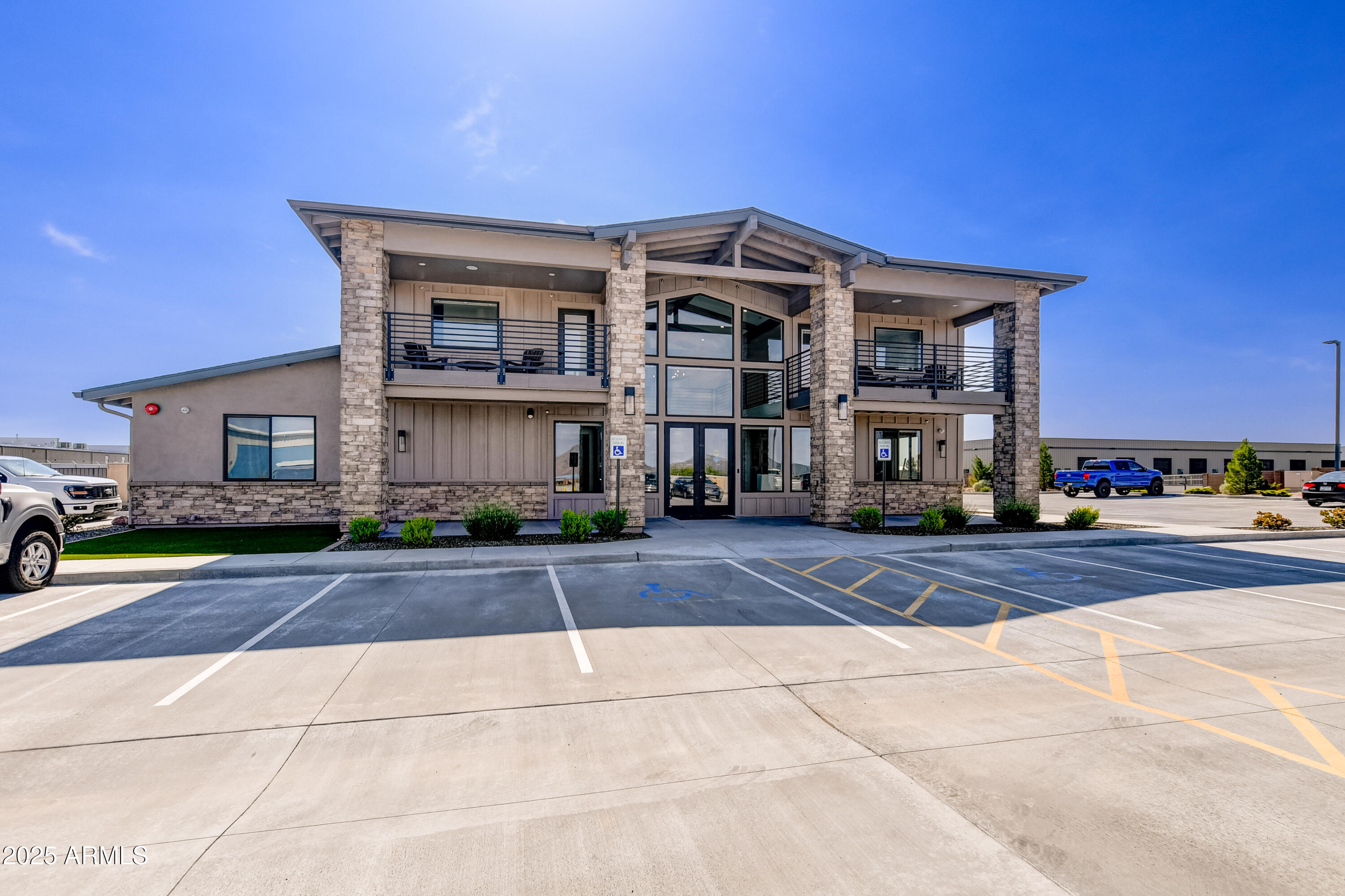 2220 Taxi Way