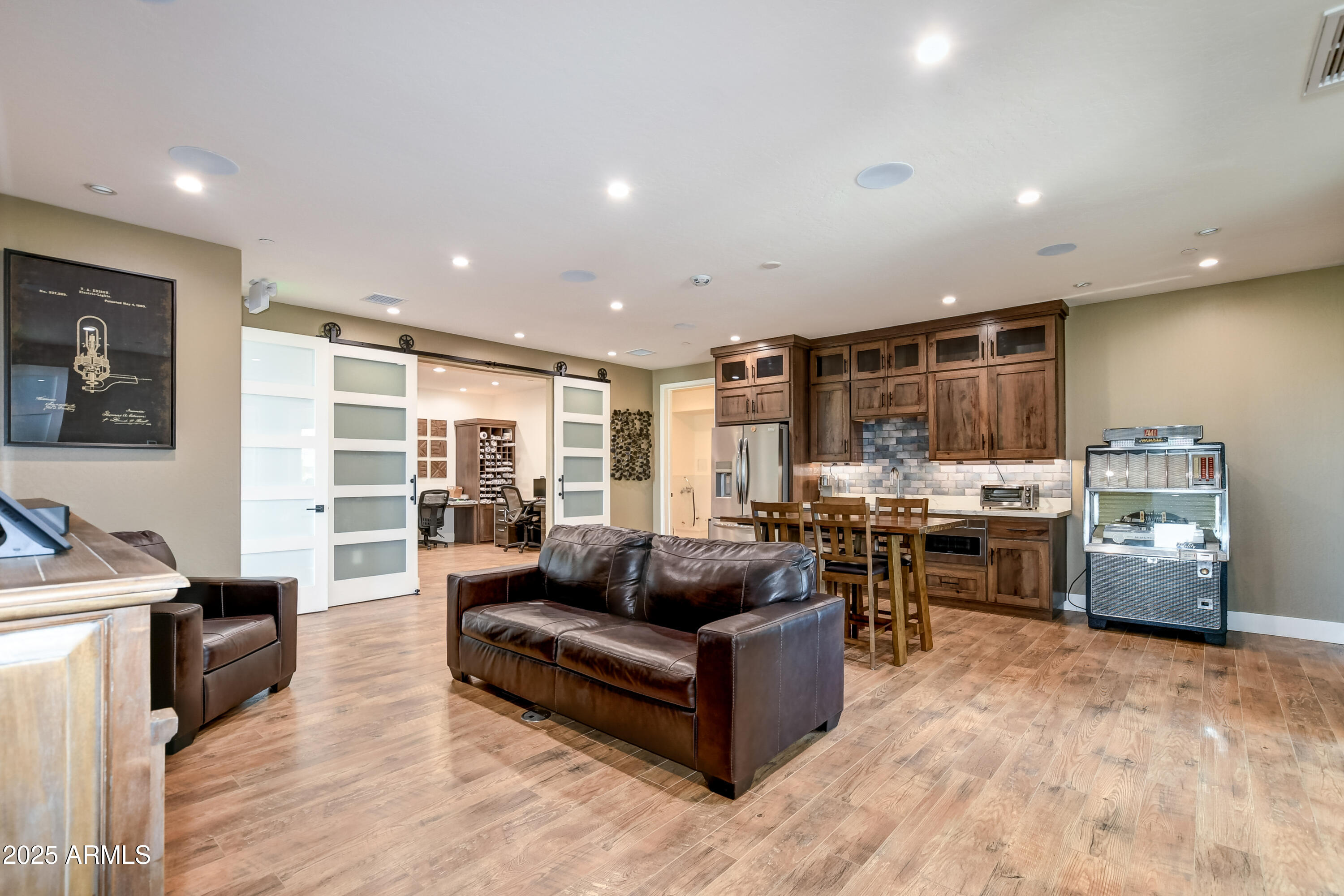 2220 Taxi Way