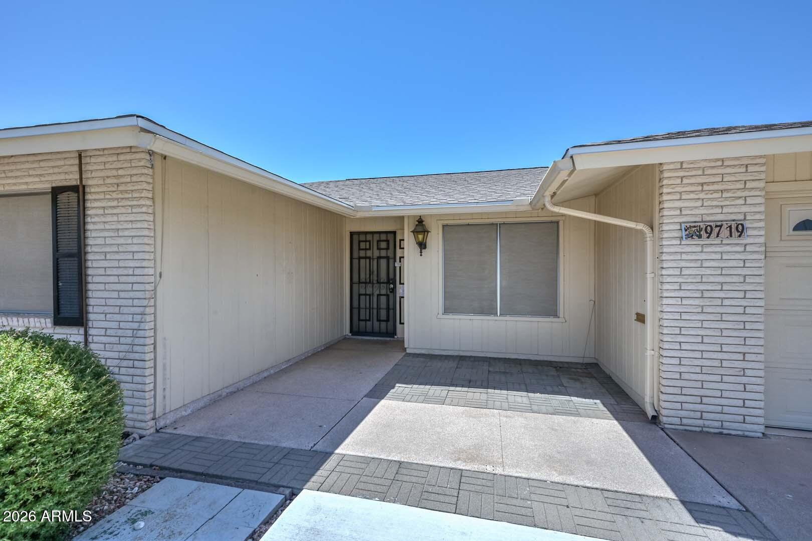 9719 W NEWPORT Drive