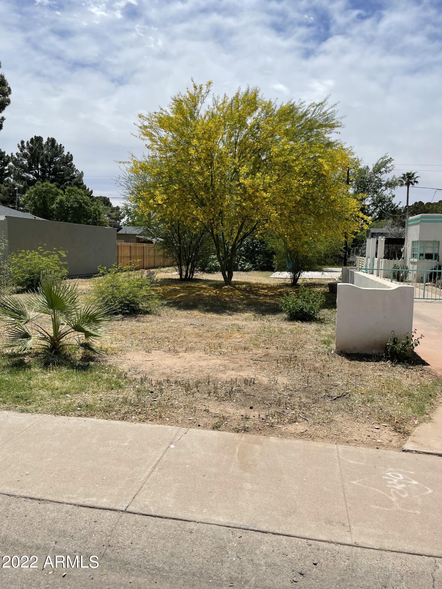 1305 W Glenrosa Avenue -