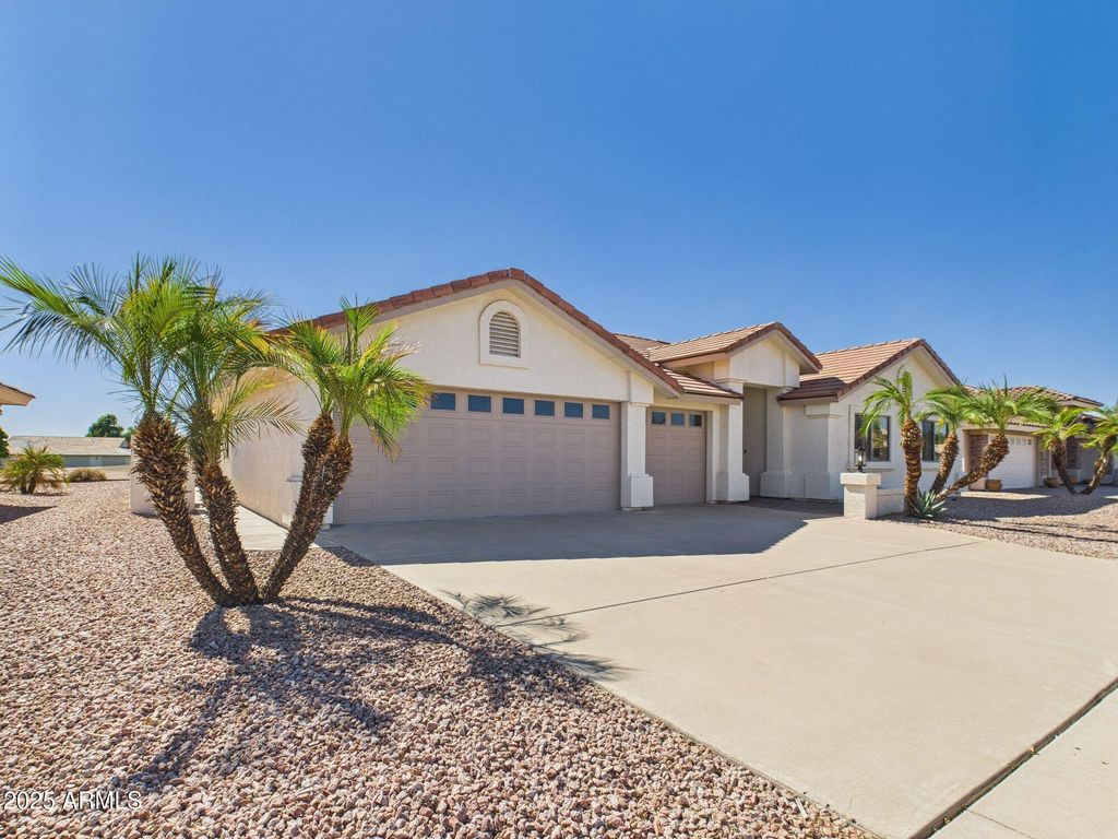 Photo of 2222 S Yellow Wood Drive, Mesa, AZ 85209 (MLS # 6926260)