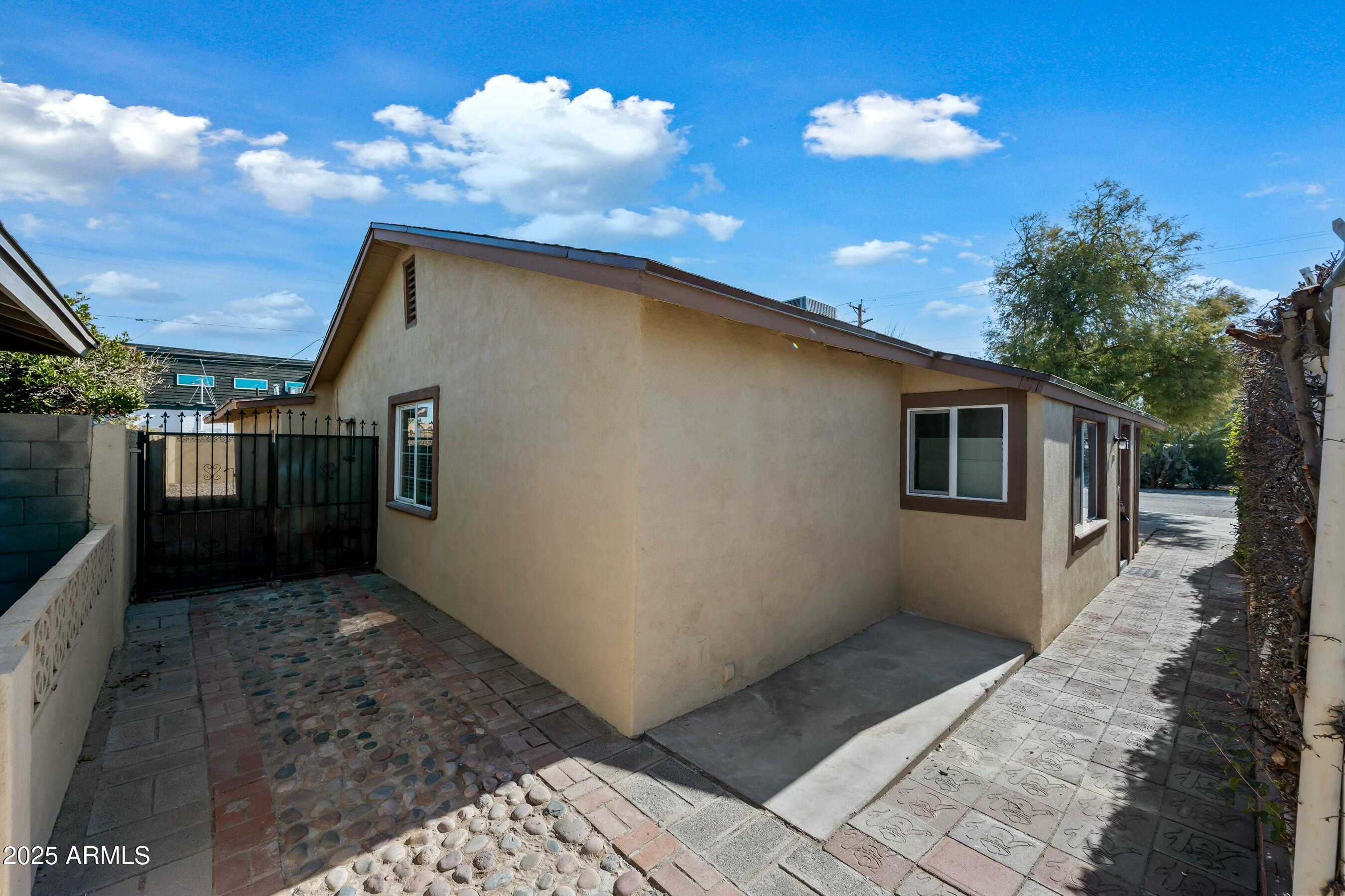 Homes 3 2601 N 51ST Street