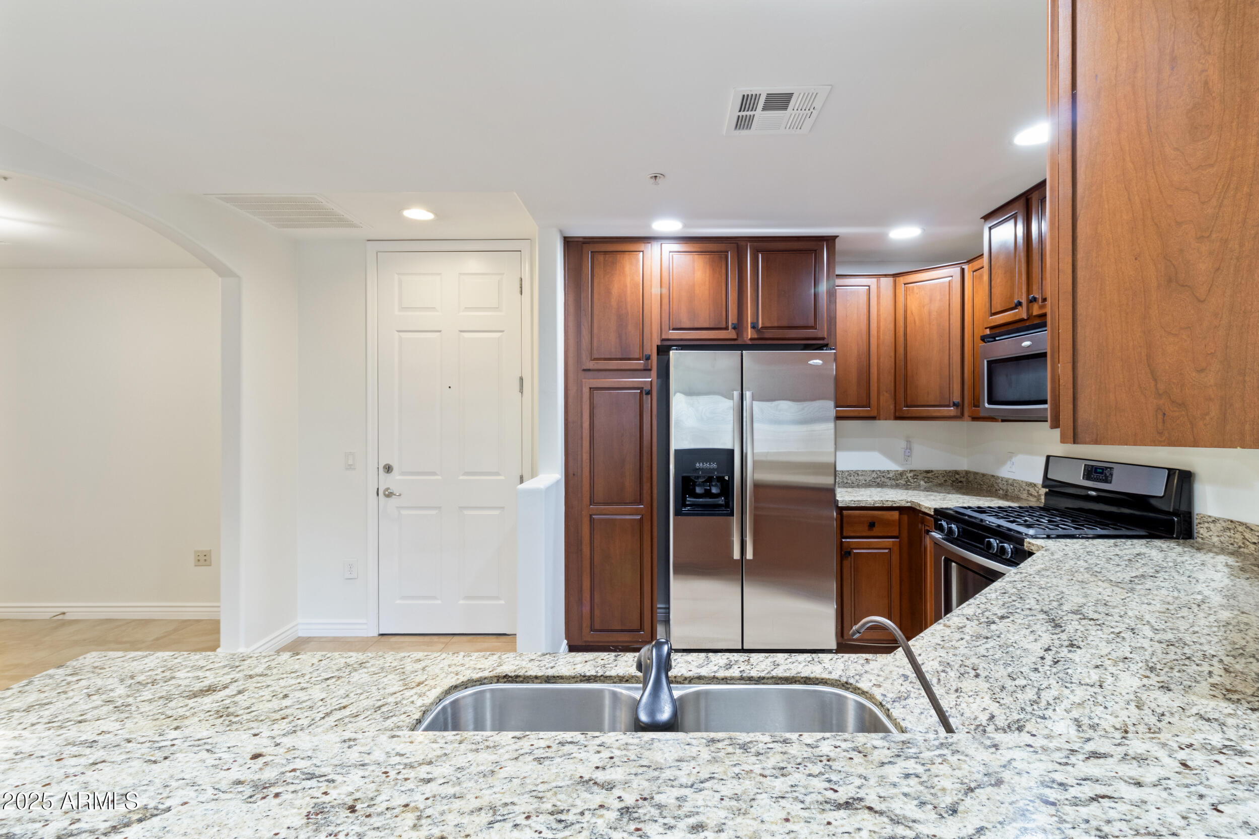 5350 E DEER VALLEY Drive 1418
