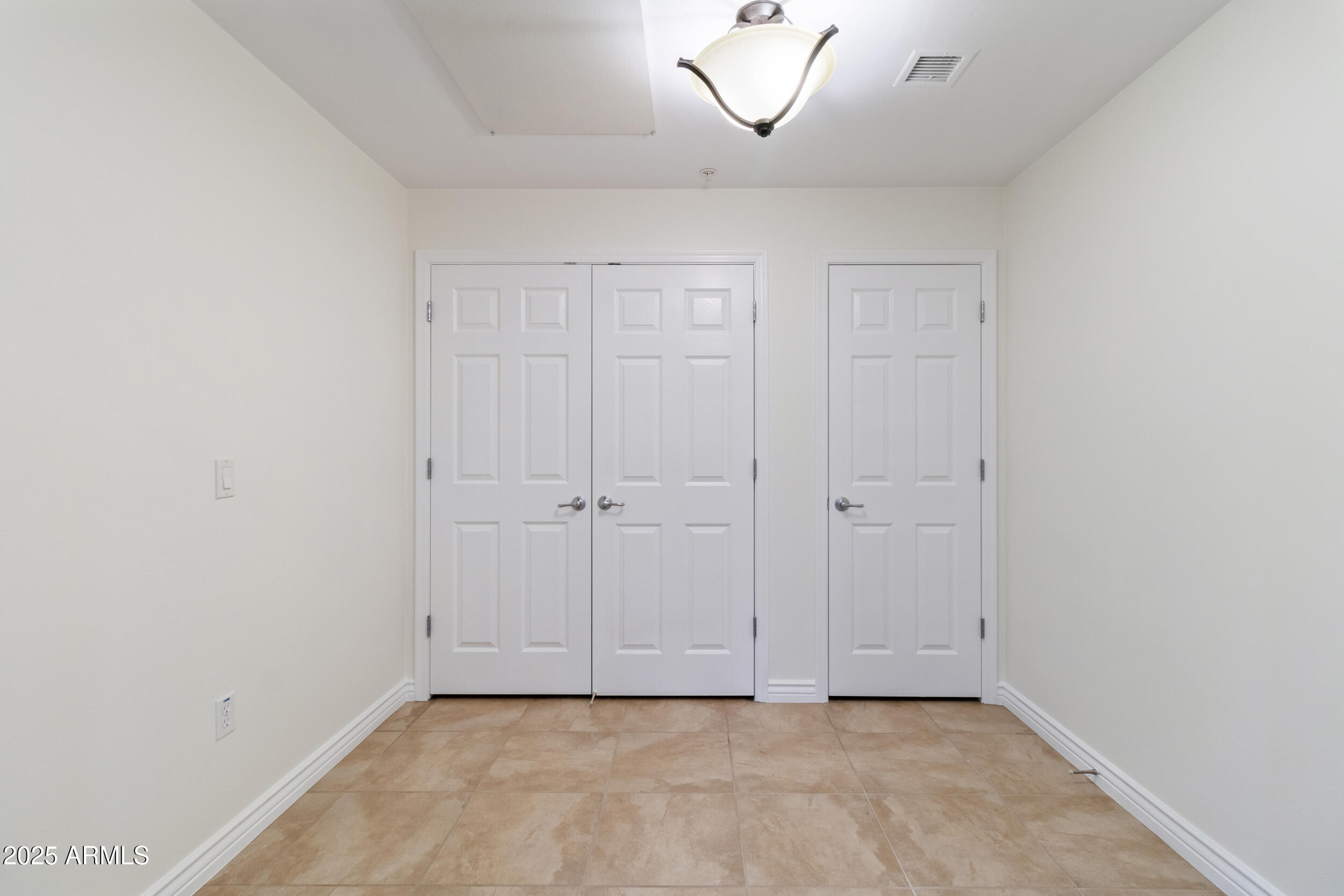 5350 E DEER VALLEY Drive 1418