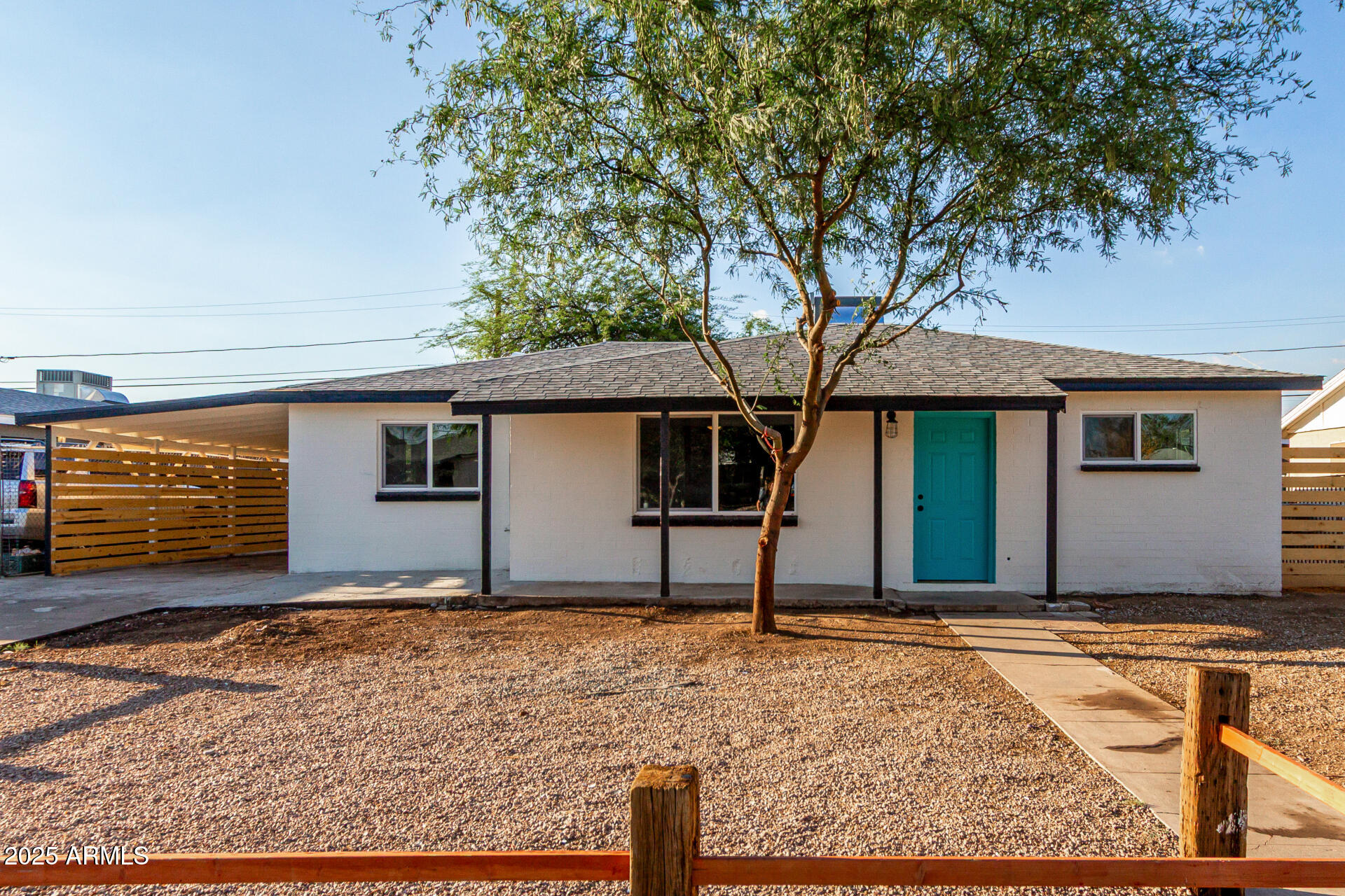 3012 W BUTLER Drive