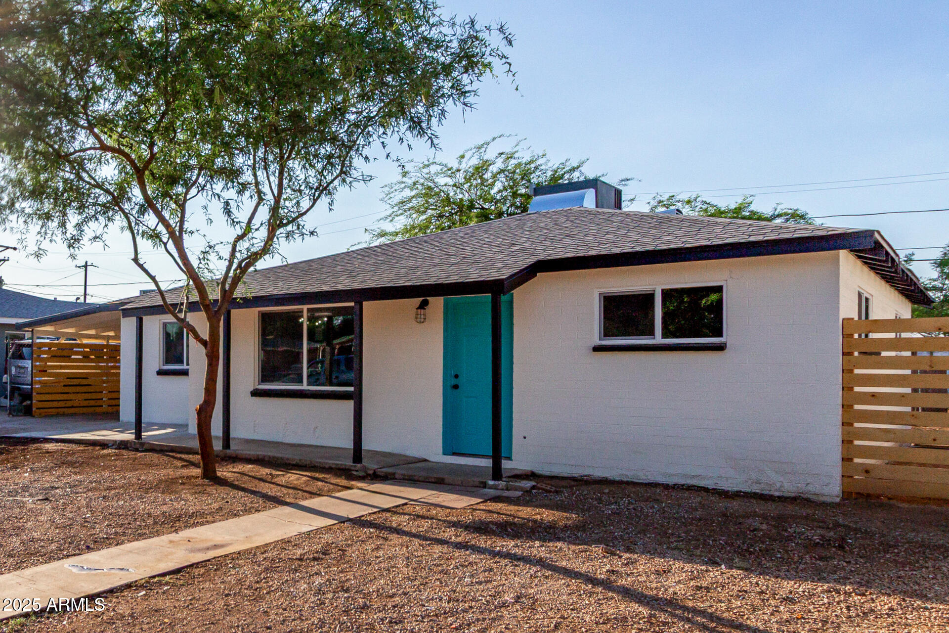 3012 W BUTLER Drive