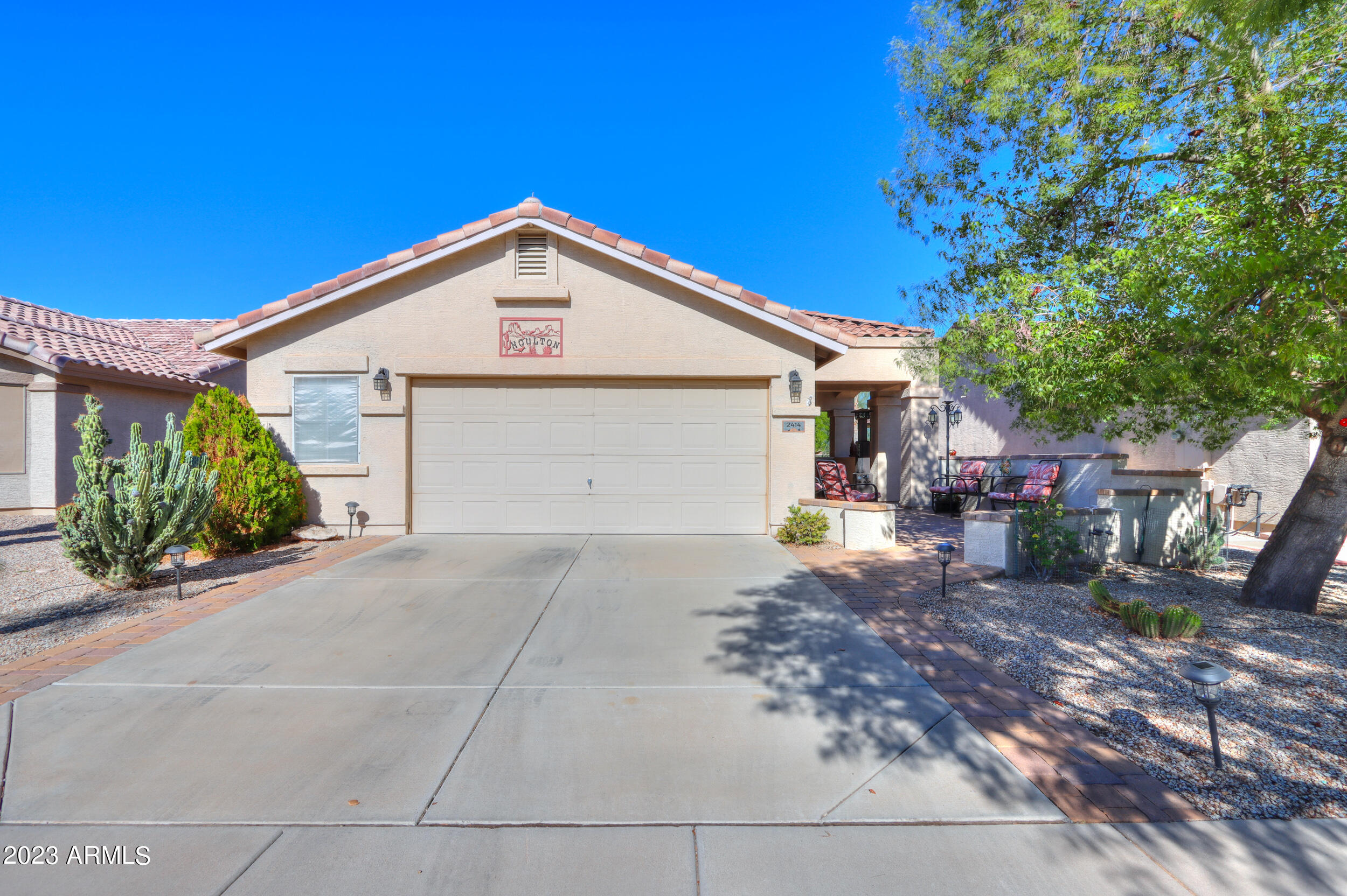 2414 E ANTIGUA Drive