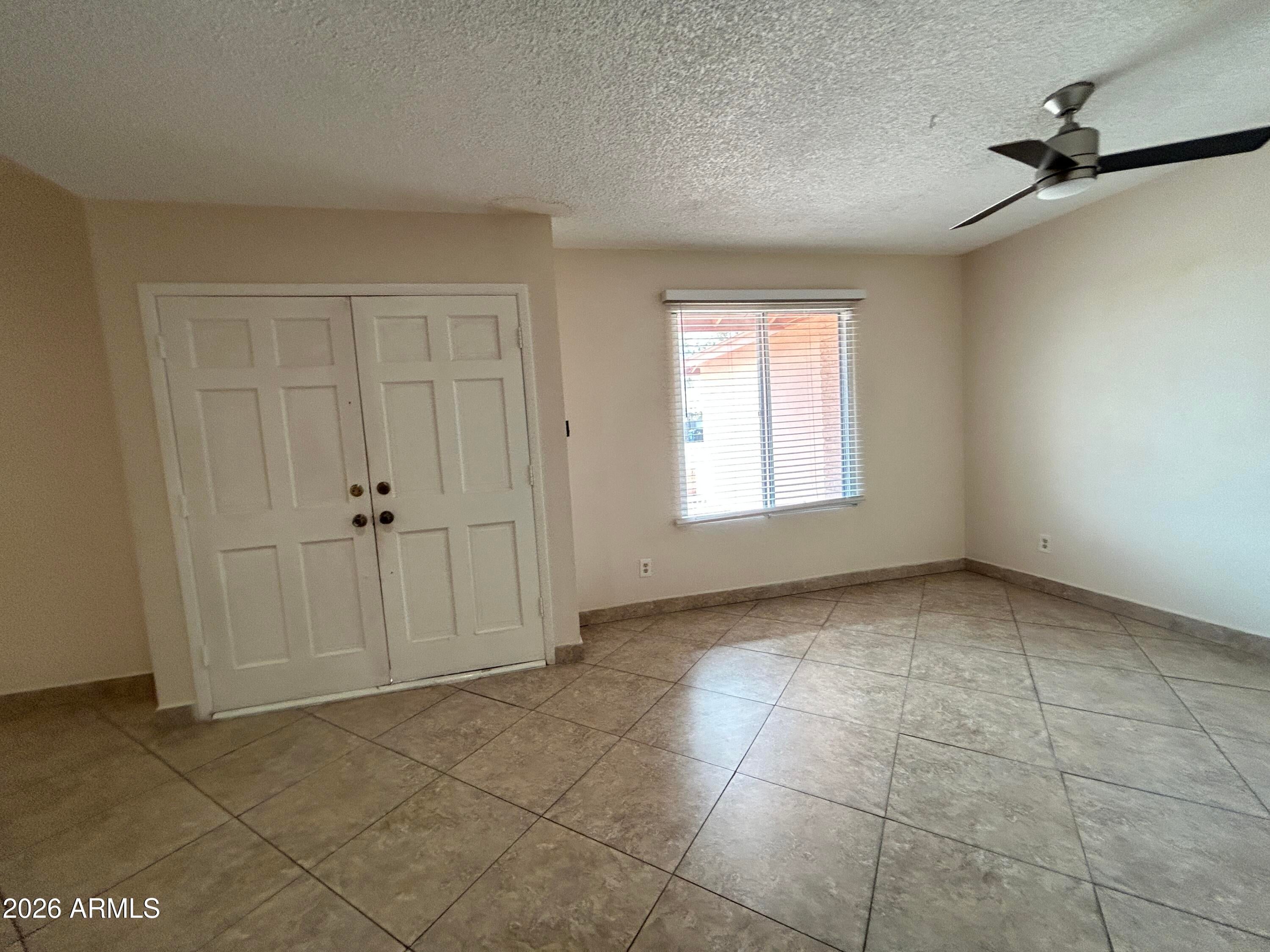 4014 W CHRISTY Drive