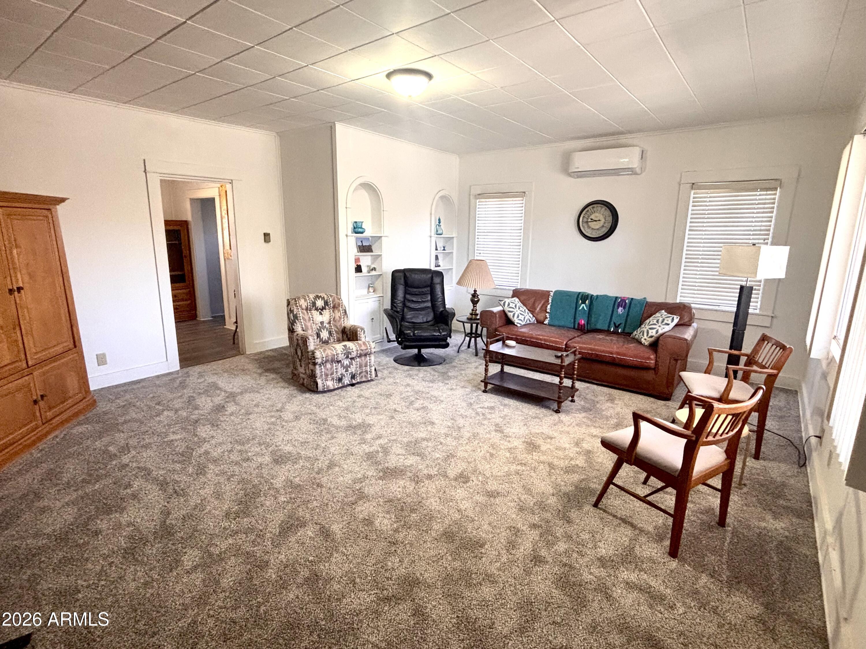 340 W ESPERANZA Avenue