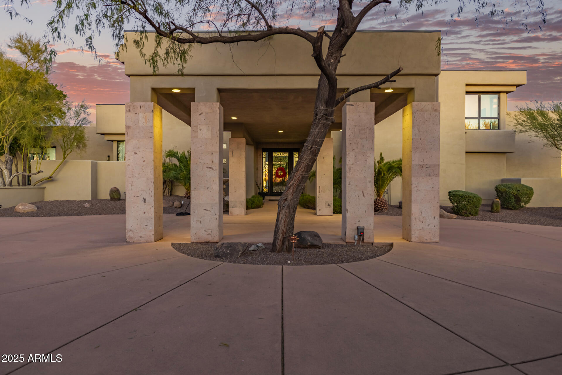 9350 E VIA DEL SOL Drive