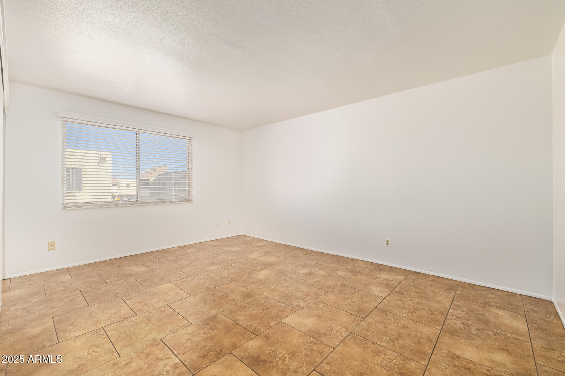 HALLCRAFT VILLAS WEST 8 - Residential