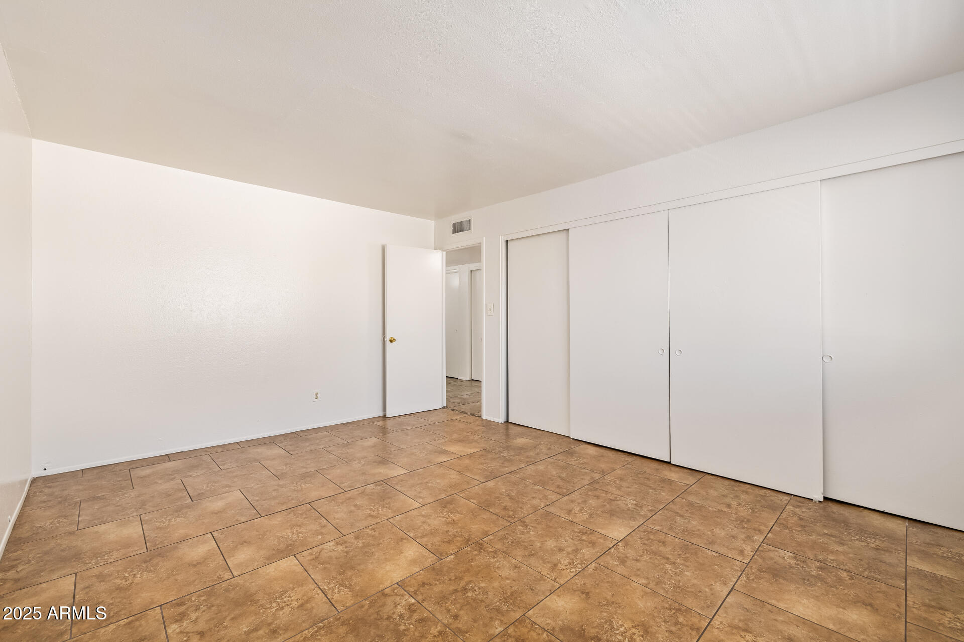 HALLCRAFT VILLAS WEST 8 - Residential
