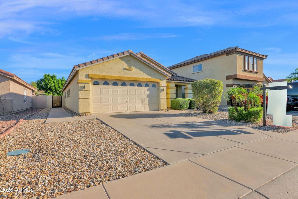 Photo of 1074 E Arabian Drive, Gilbert, AZ 85296 (MLS # 6993352)