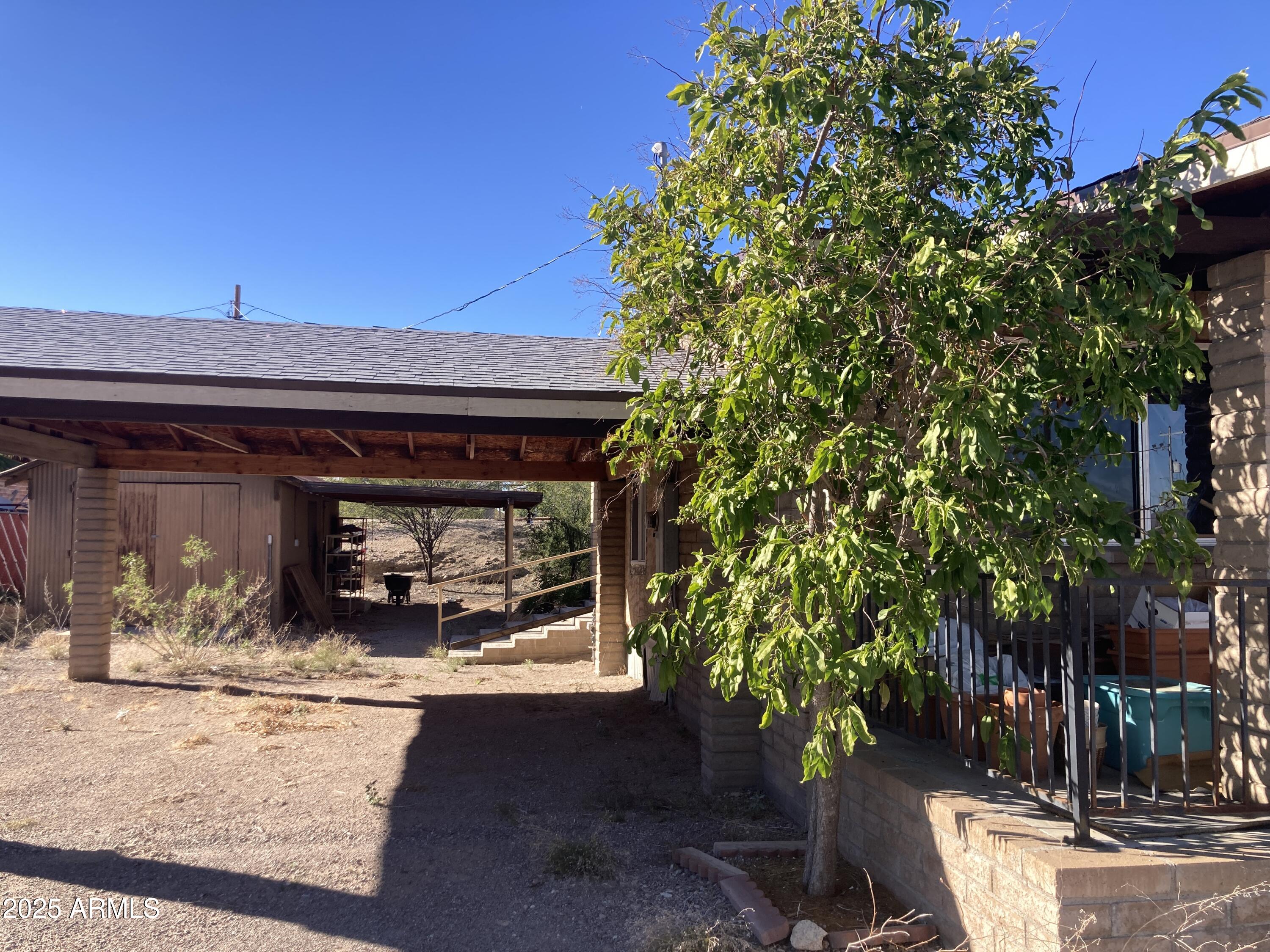 Properties 1 1245 N THOMPSON Avenue