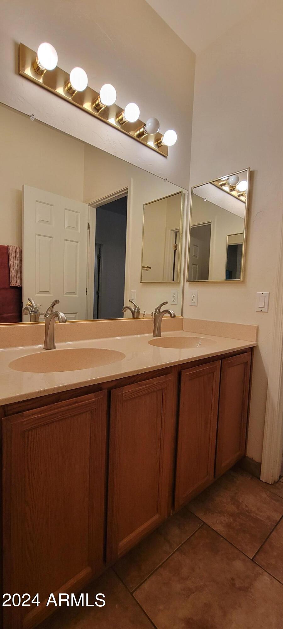 SUMMIT RIDGE - Residential