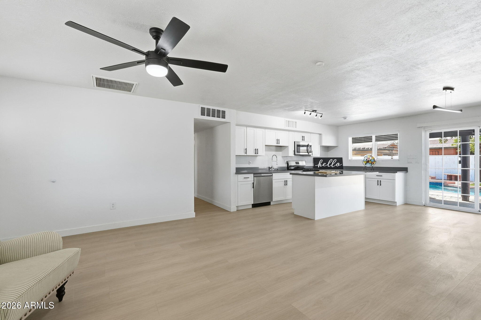 1343 W 7TH Avenue