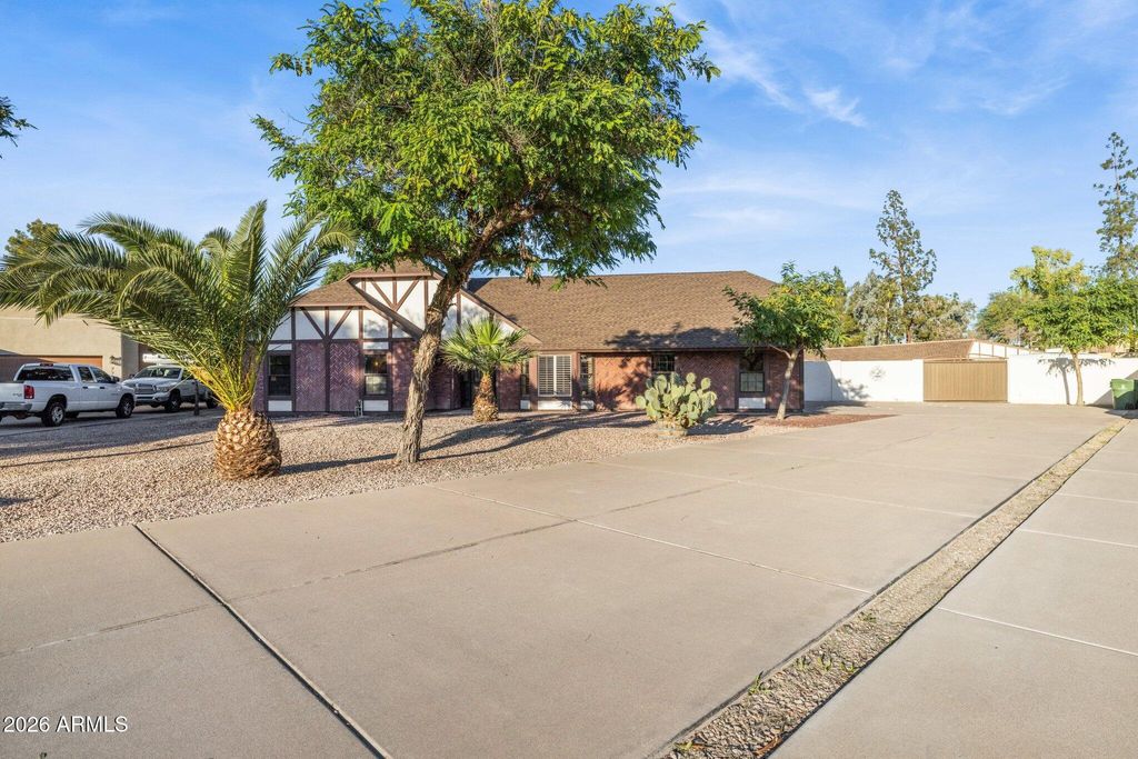 Photo of 7715 S Alder Drive, Tempe, AZ 85284 (MLS # 6962946)