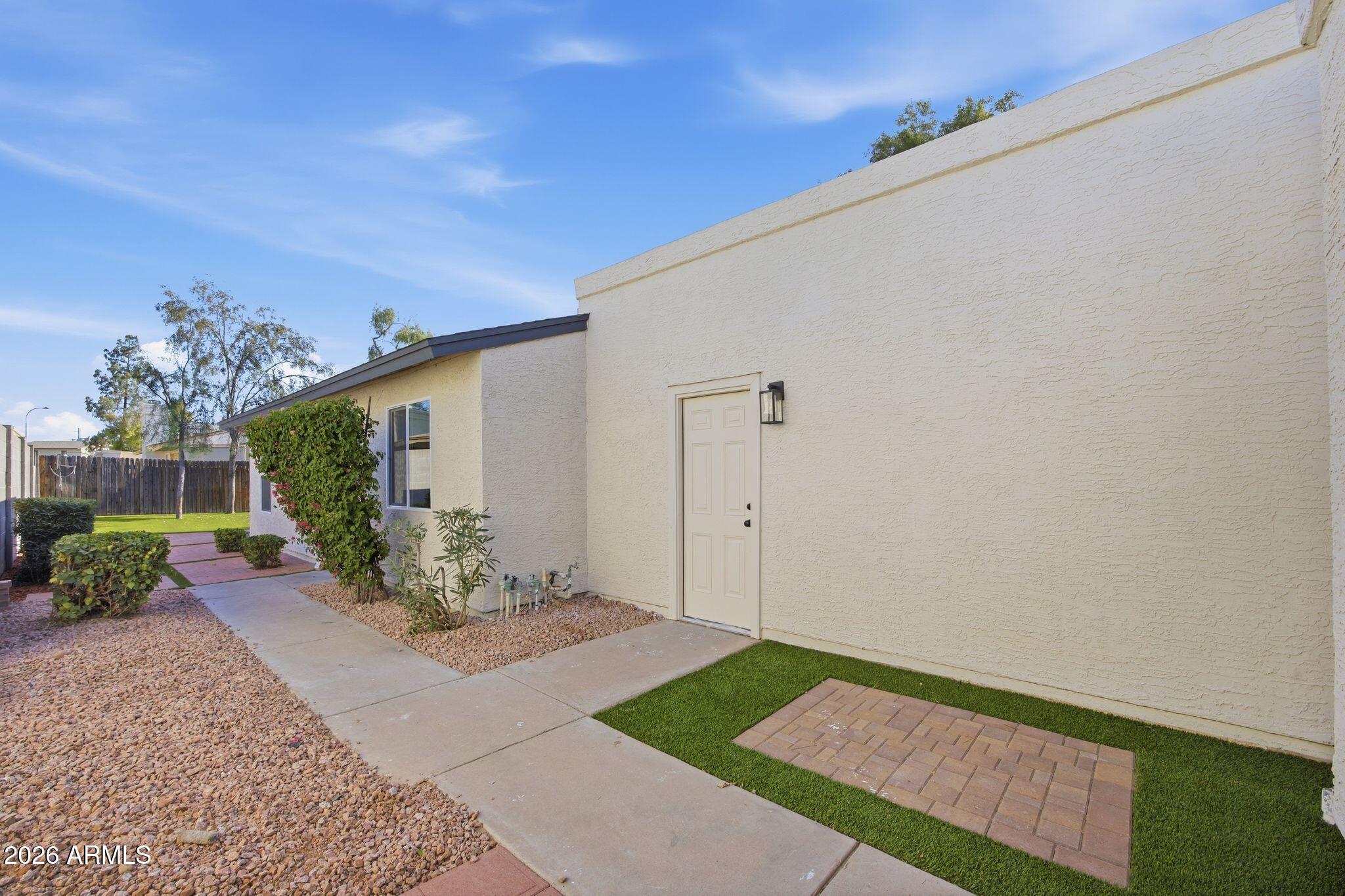 619 E JENSEN Street 88