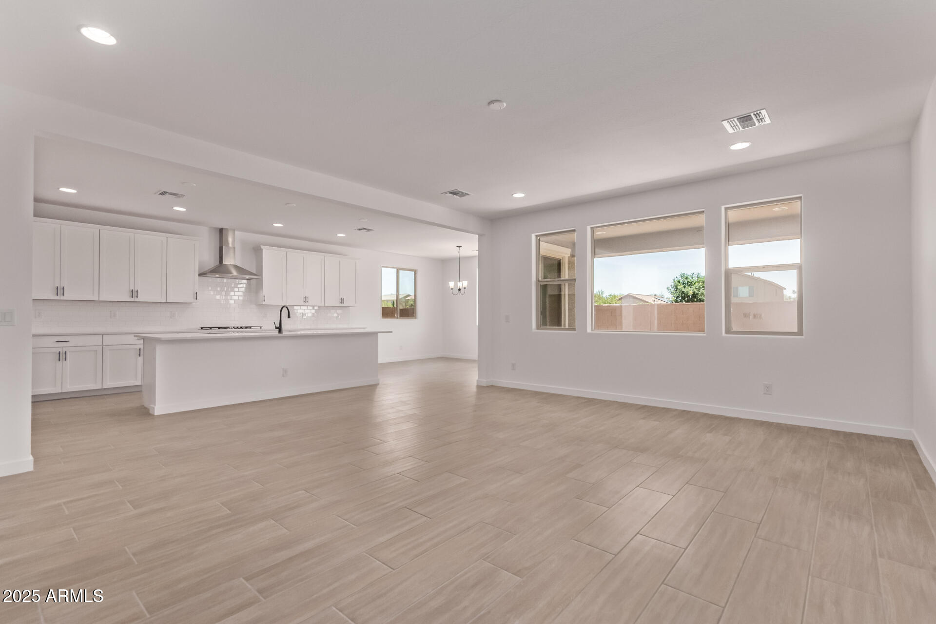 40499 W MICHAELS Drive