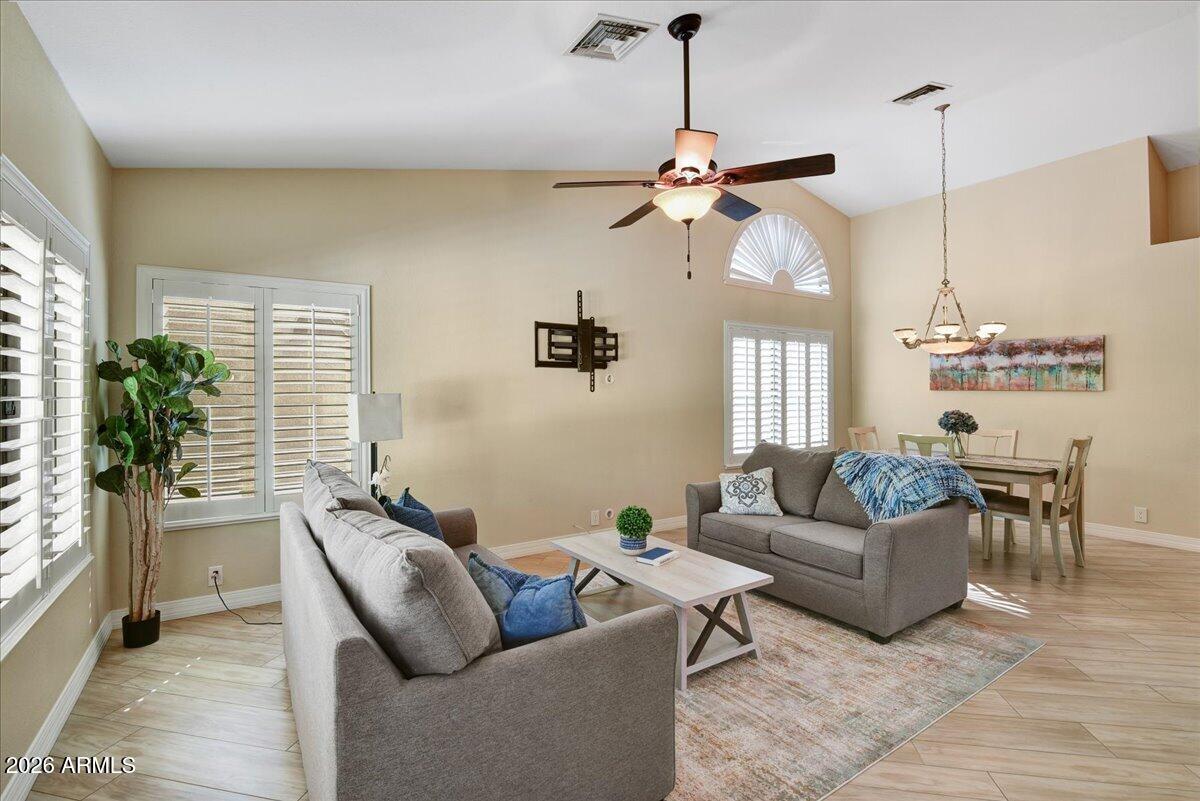 9136 W RIMROCK Drive