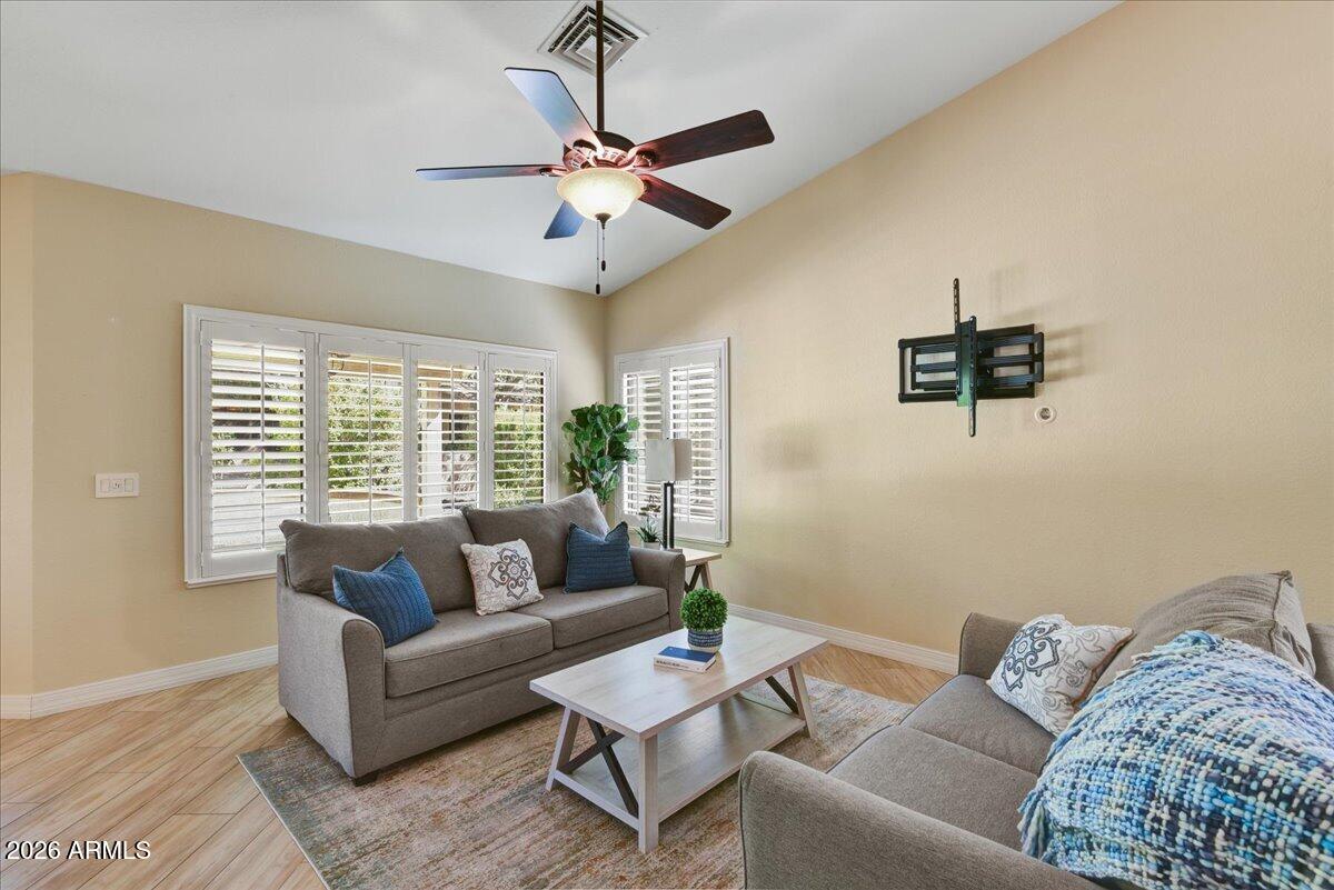 9136 W RIMROCK Drive