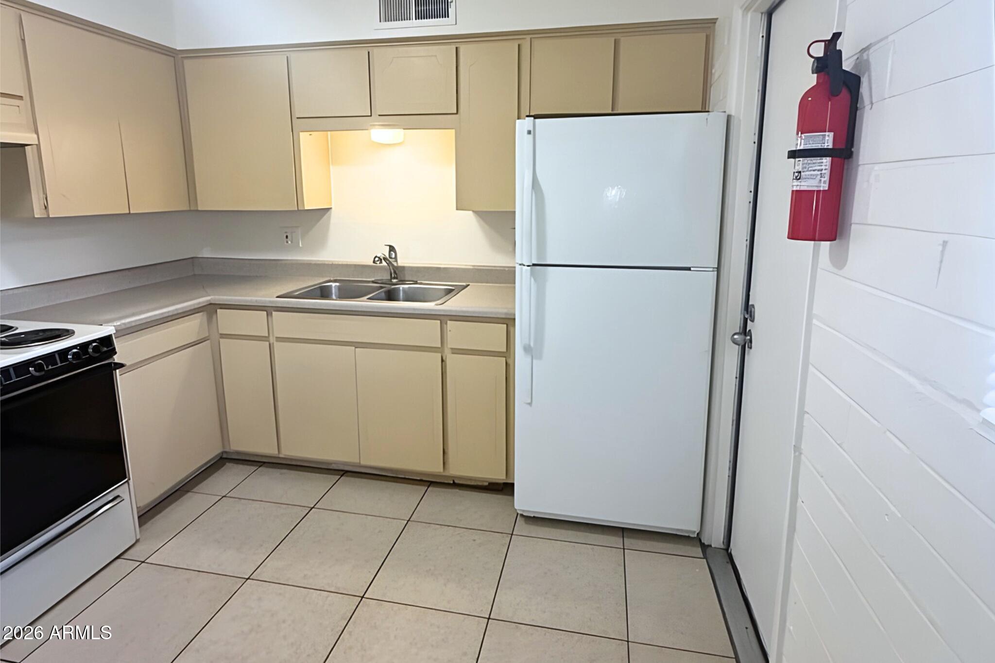 10831 N 18TH Avenue 3