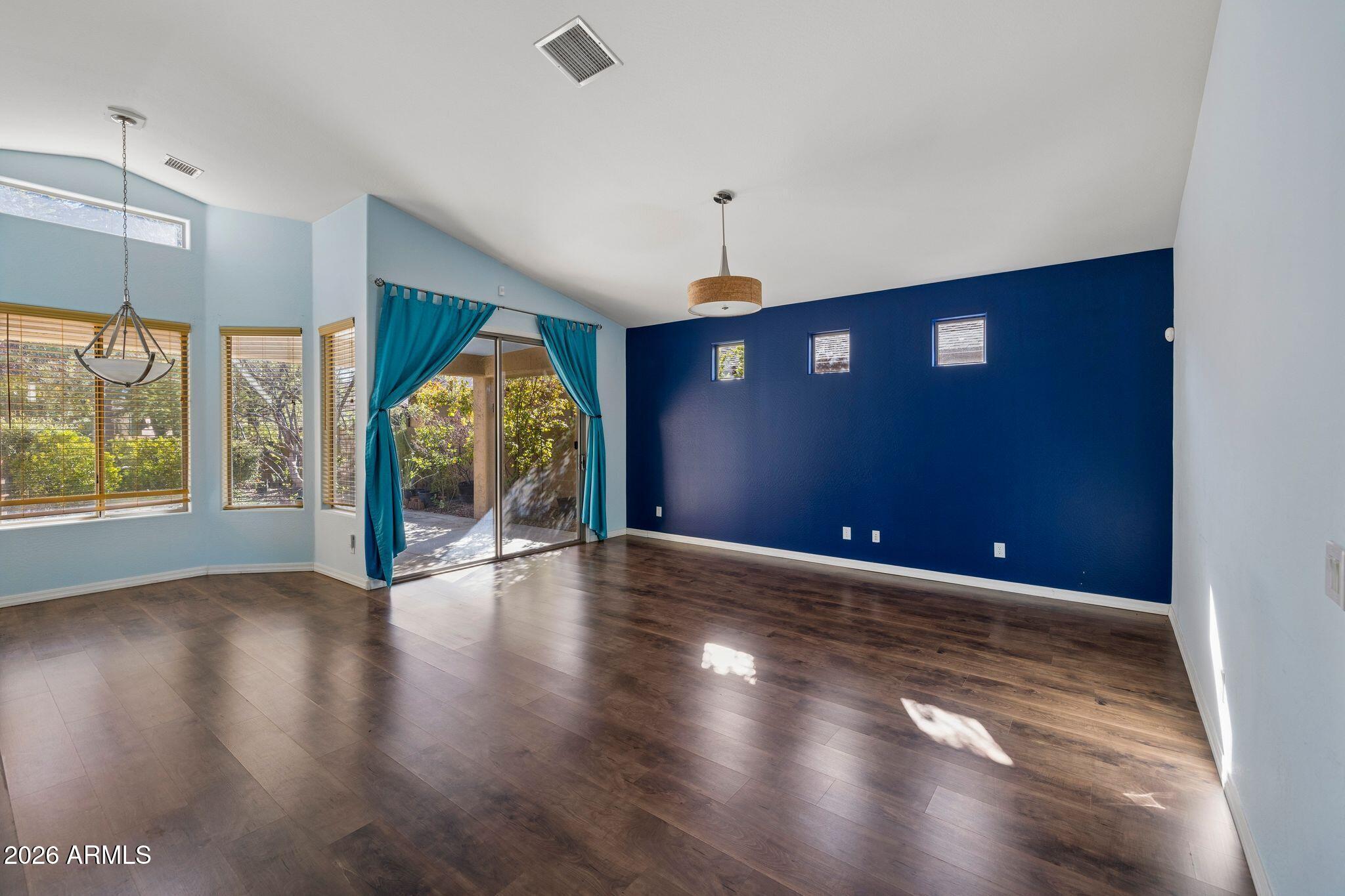 1025 N CLOUD CLIFF Pass